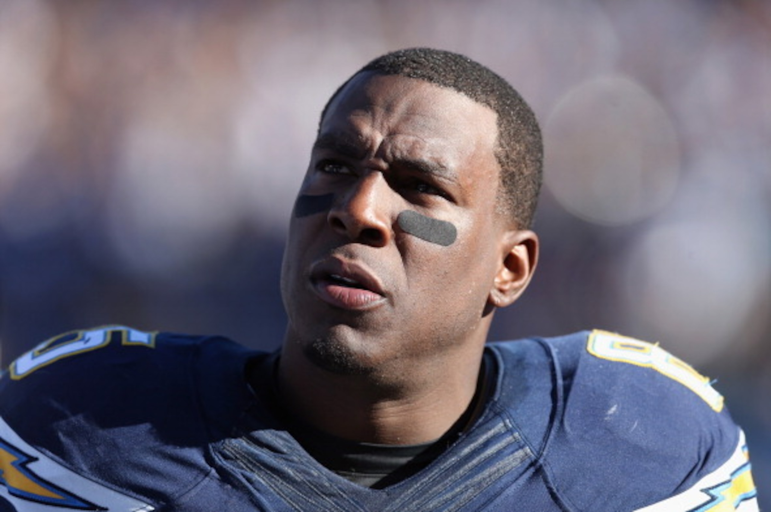 SAN DIEGO, CA - DECEMBER 22:  Antonio Gates #85 of the San Diego Chargers looks on against the Oakland Raiders at Qualcomm Stadium on December 22, 2013 in San Diego, California.  (Photo by Jeff Gross/Getty Images)