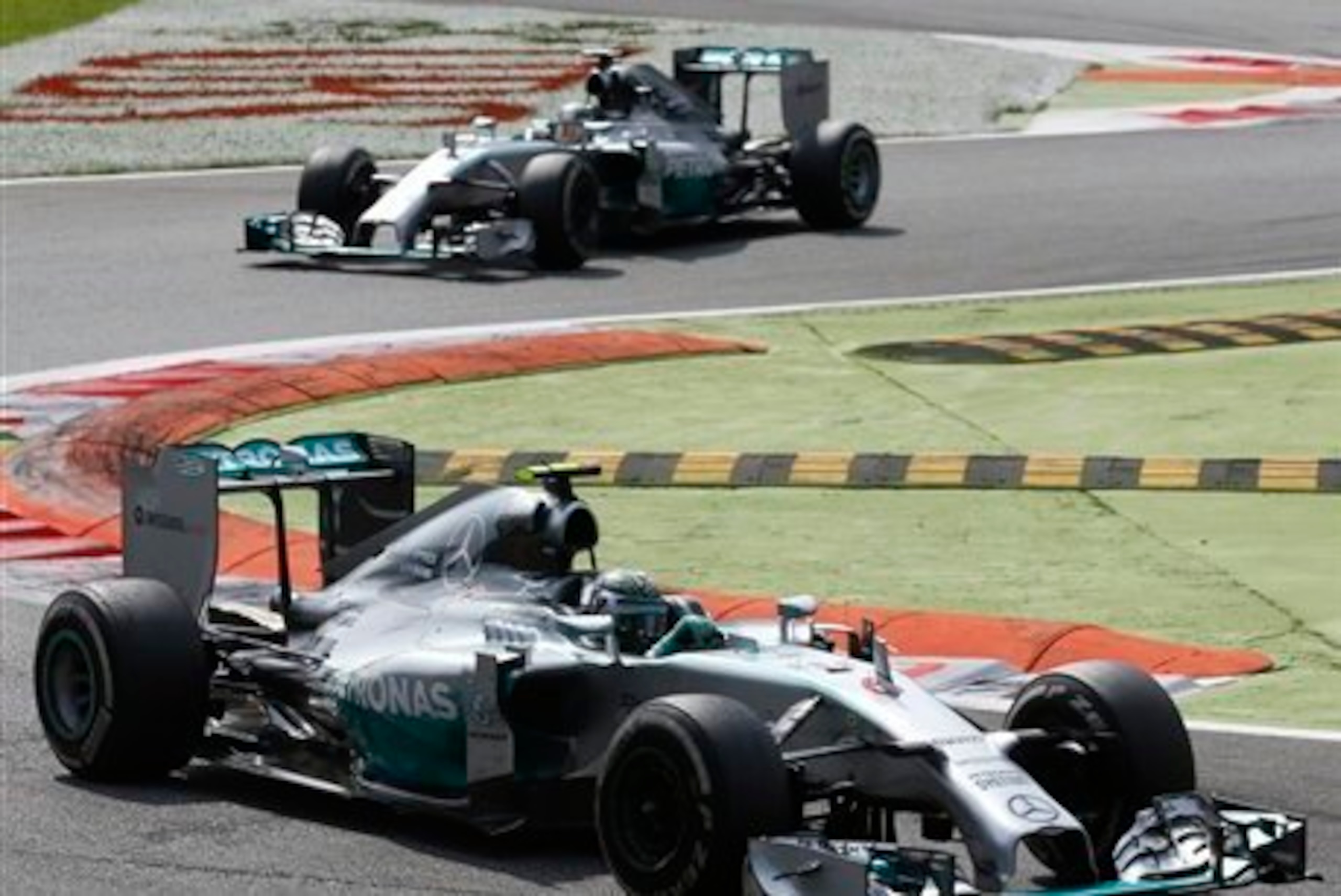 Rosberg and Hamilton continued their battle in Italy.