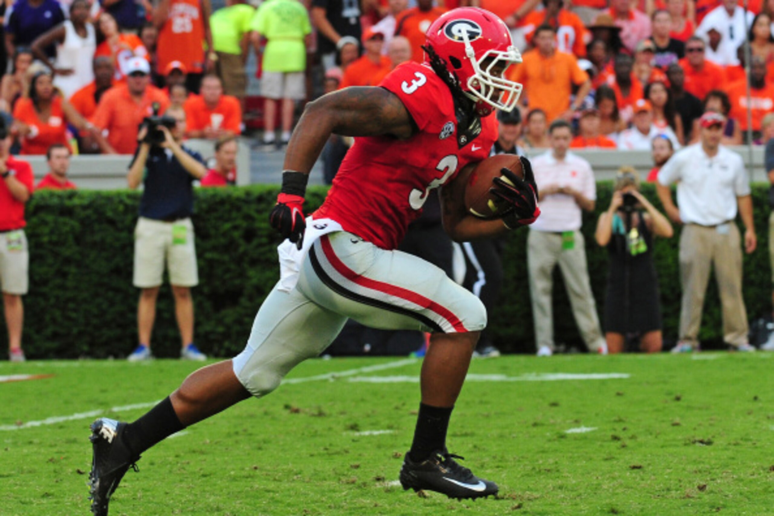 ATHENS, GA - AUGUST 30:  Todd Gurley #3 of the Georgia Bulldogs returns a second-quarter kickoff for a 100-yard touchdown against the Clemson Tigers at Sanford Stadium on August 30, 2014 in Athens, Georgia. (Photo by Scott Cunningham/Getty Images)
