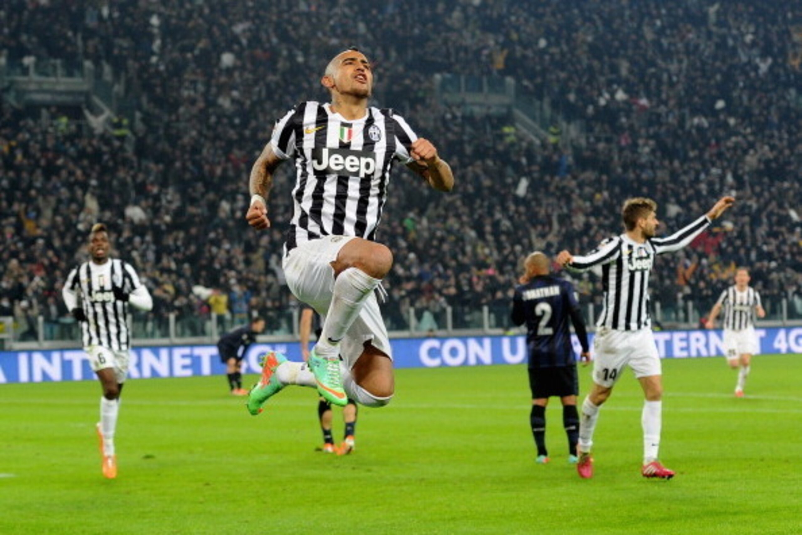TURIN, ITALY - FEBRUARY 02: Arturo Vidal of Juventus celebrates scoring the third goal during the Serie A match between Juventus and FC Internazionale Milano at Juventus Arena on February 2, 2014 in Turin, Italy. (Photo by Claudio Villa/Getty Images) TURIN, ITALY - FEBRUARY 02: Arturo Vidal of Juventus celebrates scoring the third goal during the Serie A match between Juventus and FC Internazionale Milano at Juventus Arena on February 2, 2014 in Turin, Italy. (Photo by Claudio Villa/Getty Images)