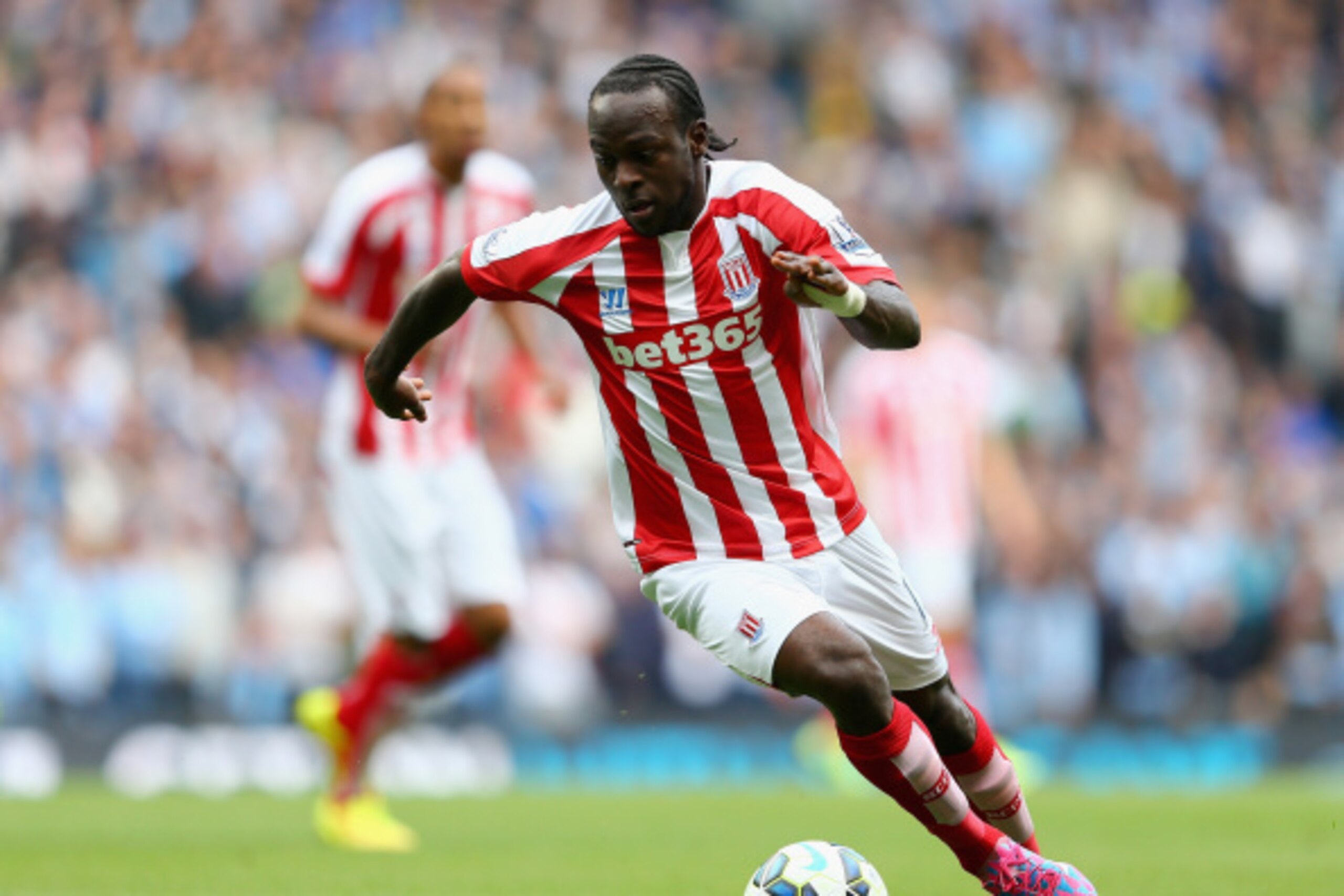 MANCHESTER, ENGLAND - AUGUST 30:  Victor Moses of Stoke City in action during the Barclays Premier League match between Manchester United and Stoke City at Etihad Stadium on August 30, 2014 in Manchester, England.  (Photo by Clive Mason/Getty Images)