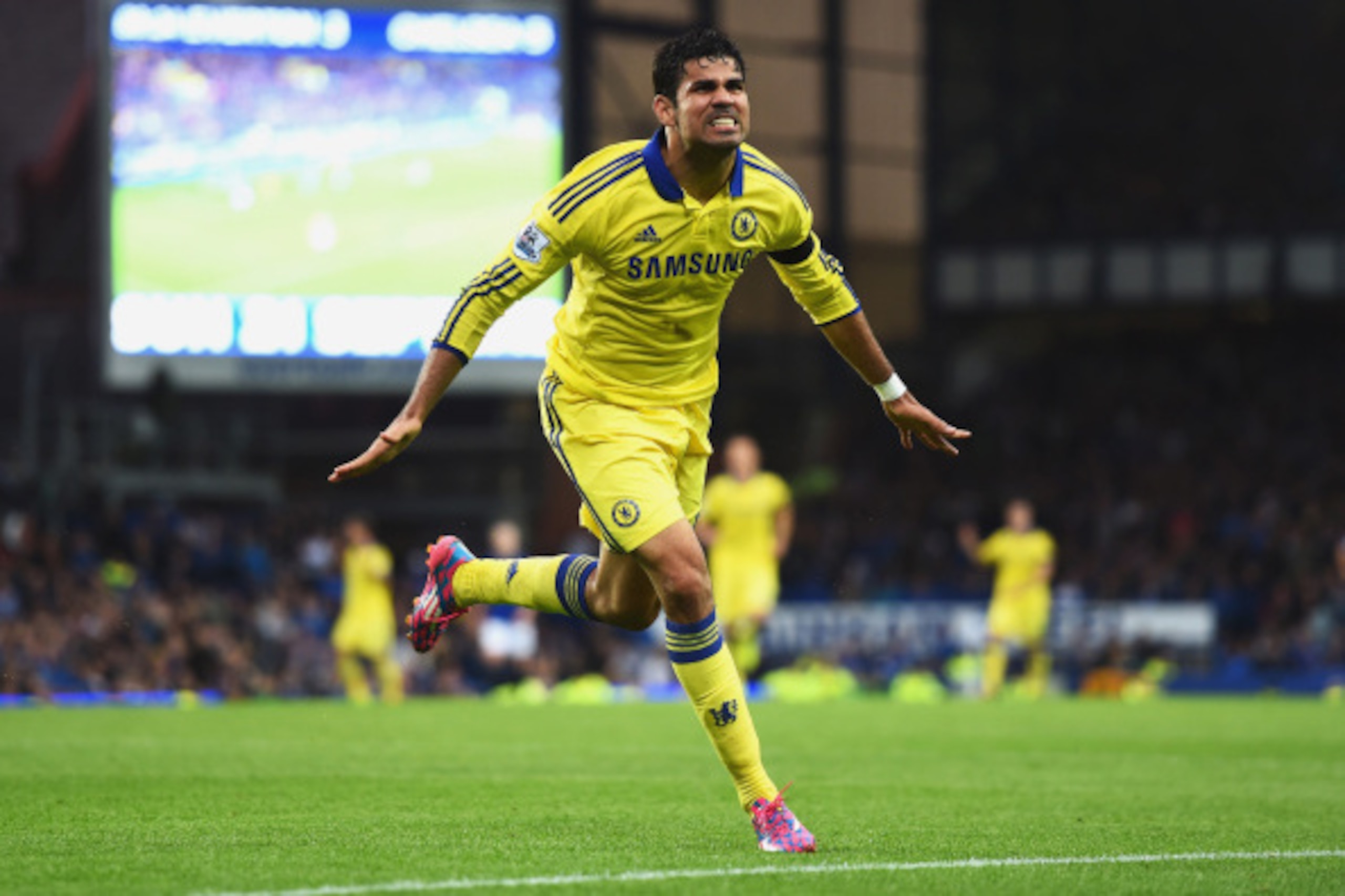 LIVERPOOL, ENGLAND - AUGUST 30:  Diego Costa of Chelsea celebrates scoring his team's sixth goal during the Barclays Premier League match between Everton and Chelsea at Goodison Park on August 30, 2014 in Liverpool, England.  (Photo by Laurence Griffiths/