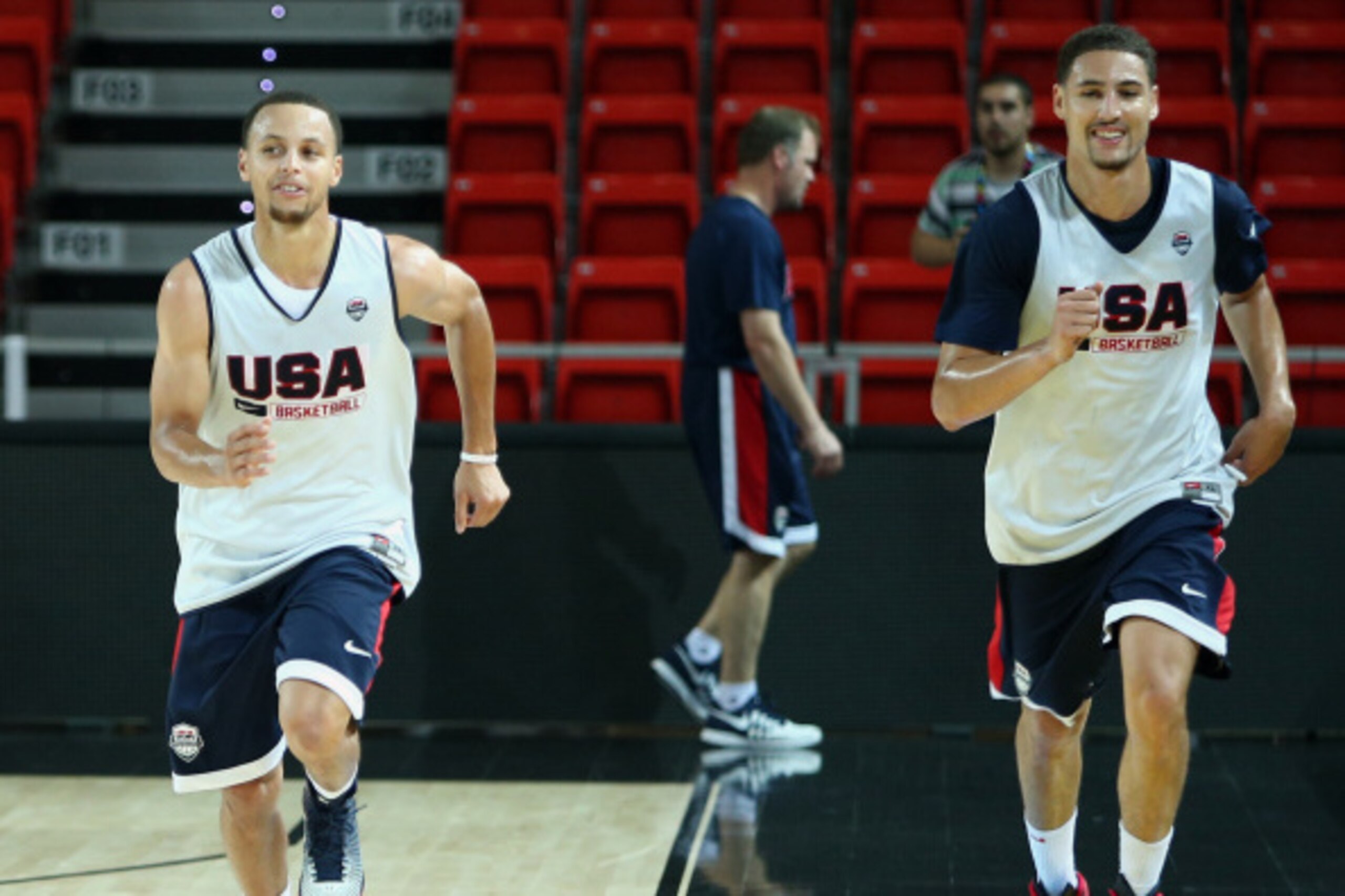 BILBAO, SPAIN - AUGUST 28: Teammates Stephen Curry #4 and Klay Thompson #5 of the USA Basketball Men's National Team during a practice for the FIBA World Cup at Bizkaia Arena in Bilbao Exhibition Centre on August 28, 2014 in Bilbao, Spain.  NOTE TO USER: 