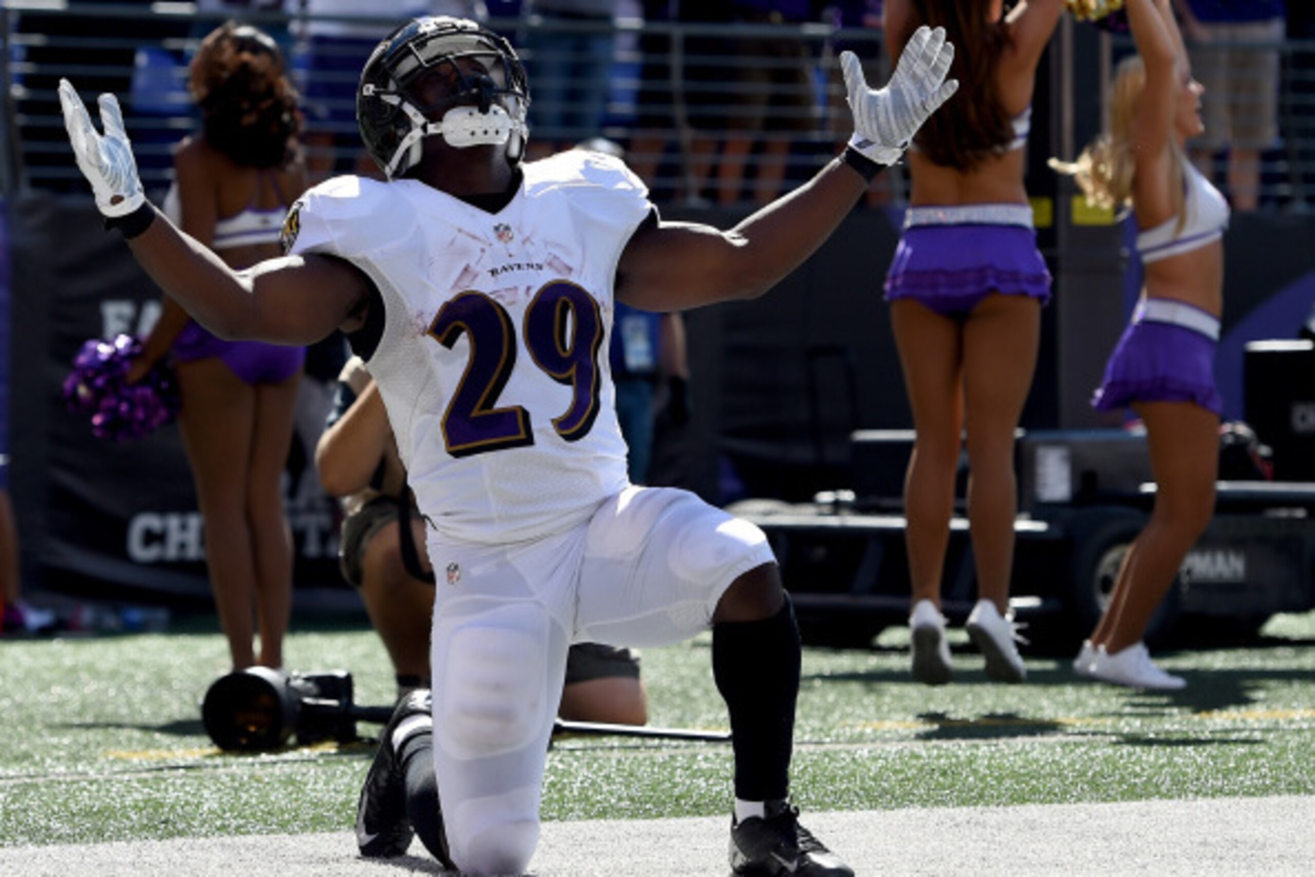 BALTIMORE, MD - SEPTEMBER 07: Running back Justin Forsett #29 of the Baltimore Ravens celebrates after scoring a touchdown during an NFL football game against the Cincinnati Bengals at M&T Bank Stadium on September 7, 2014 in Baltimore, Maryland.  (Photo