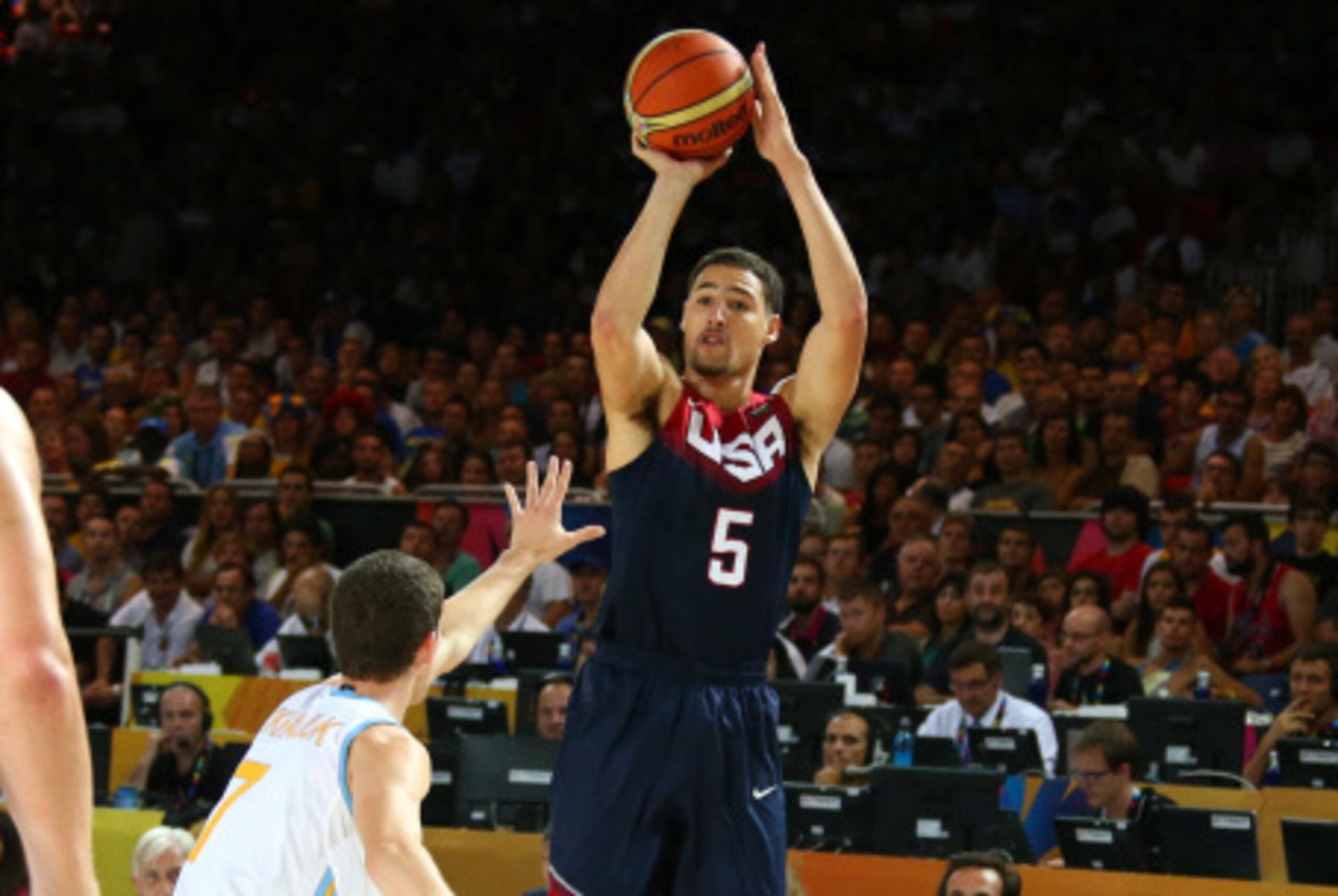 BILBAO, SPAIN - SEPTEMBER 4:  Klay Thompson #5 of the USA Basketball Men's National Team shoots over Sviatoslav Mykhailiuk #7 of the Ukraine Basketball Men's National Team during the 2014 FIBA World Cup at Bizkaia Arena in Bilbao Exhibition Centre on Sept