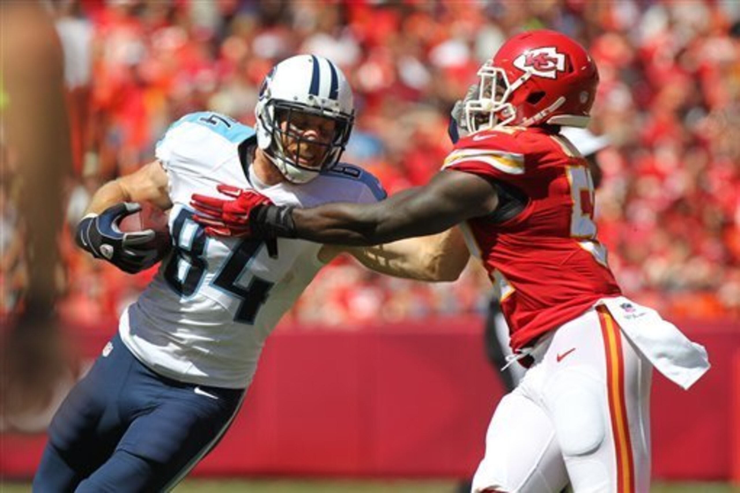 Name this Titans tight end.