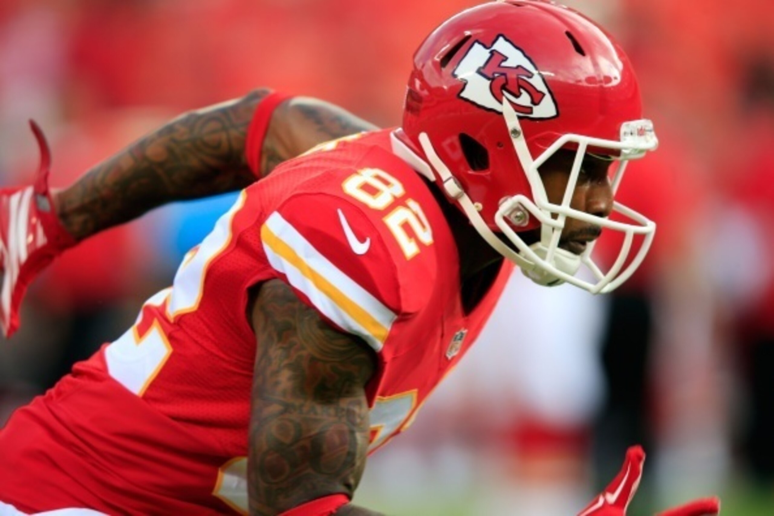 KANSAS CITY, MO - AUGUST 07:  Receiver Dwayne Bowe #82 of the Kansas City Chiefs warms up prior to the preseason game against the Cincinnati Bengals at Arrowhead Stadium on August 7, 2014 in Kansas City, Missouri.  (Photo by Jamie Squire/Getty Images)