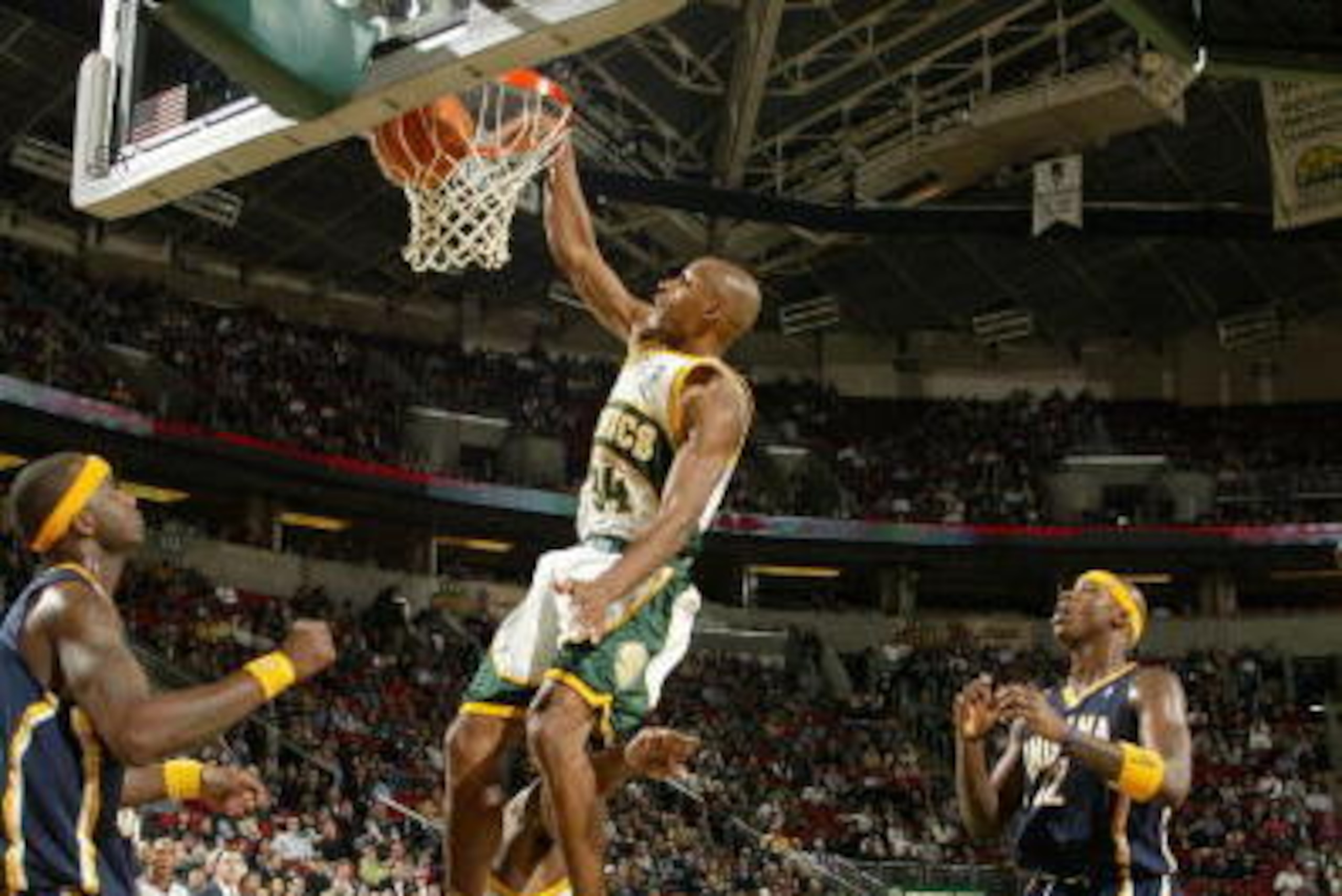 SEATTLE - DECEMBER 1:  Ray Allen #34 of the Seattle Sonics dunks against the Indiana Pacers on December 1, 2006 at Key Arena in Seattle, Washington. The Sonics won 105-103. NOTE TO USER: User expressly acknowledges and agrees that, by downloading and/or u