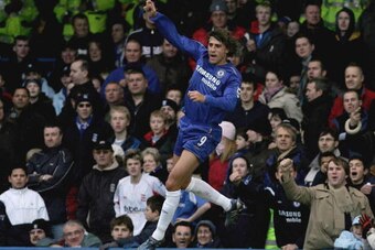 LONDON - DECEMBER 31:  Hernan Crespo of Chelsea celebrates scoring a goal during the Barclays Premiership match between Chelsea and Birmingham City at Stamford Bridge on December 31, 2005 in London, England.  (Photo by Ian Walton/Getty Images)