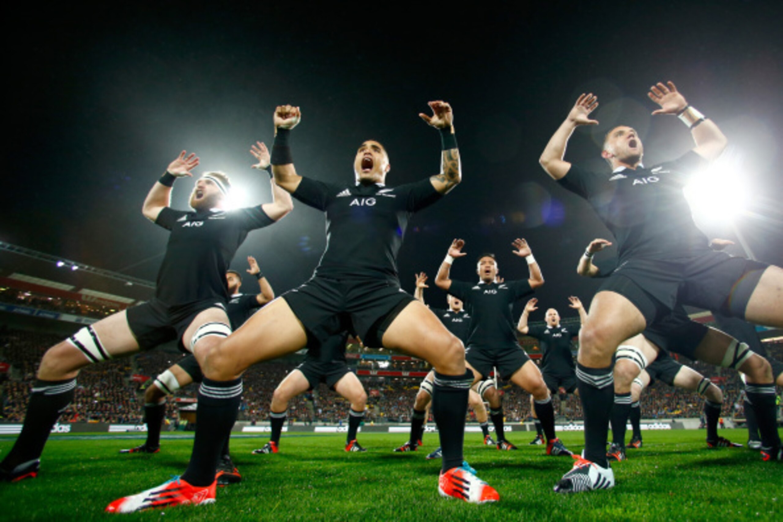 WELLINGTON, NEW ZEALAND - SEPTEMBER 13: (L-R) Kieran Read, Aaron Smith and Aaron Cruden of the All Blacks perform the haka during The Rugby Championship match between the New Zealand All Blacks and the South Africa Springboks at Westpac Stadium on Septe WELLINGTON, NEW ZEALAND - SEPTEMBER 13: (L-R) Kieran Read, Aaron Smith and Aaron Cruden of the All Blacks perform the haka during The Rugby Championship match between the New Zealand All Blacks and the South Africa Springboks at Westpac Stadium on Septe