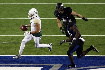 BUFFALO, NY - SEPTEMBER 12:  Lynx Hawthorne #7 of the Baylor Bears scores a touchdown against the Buffalo Bulls at UB Stadium on September 12, 2014 in Buffalo, New York.  (Photo by Vaughn Ridley/Getty Images)