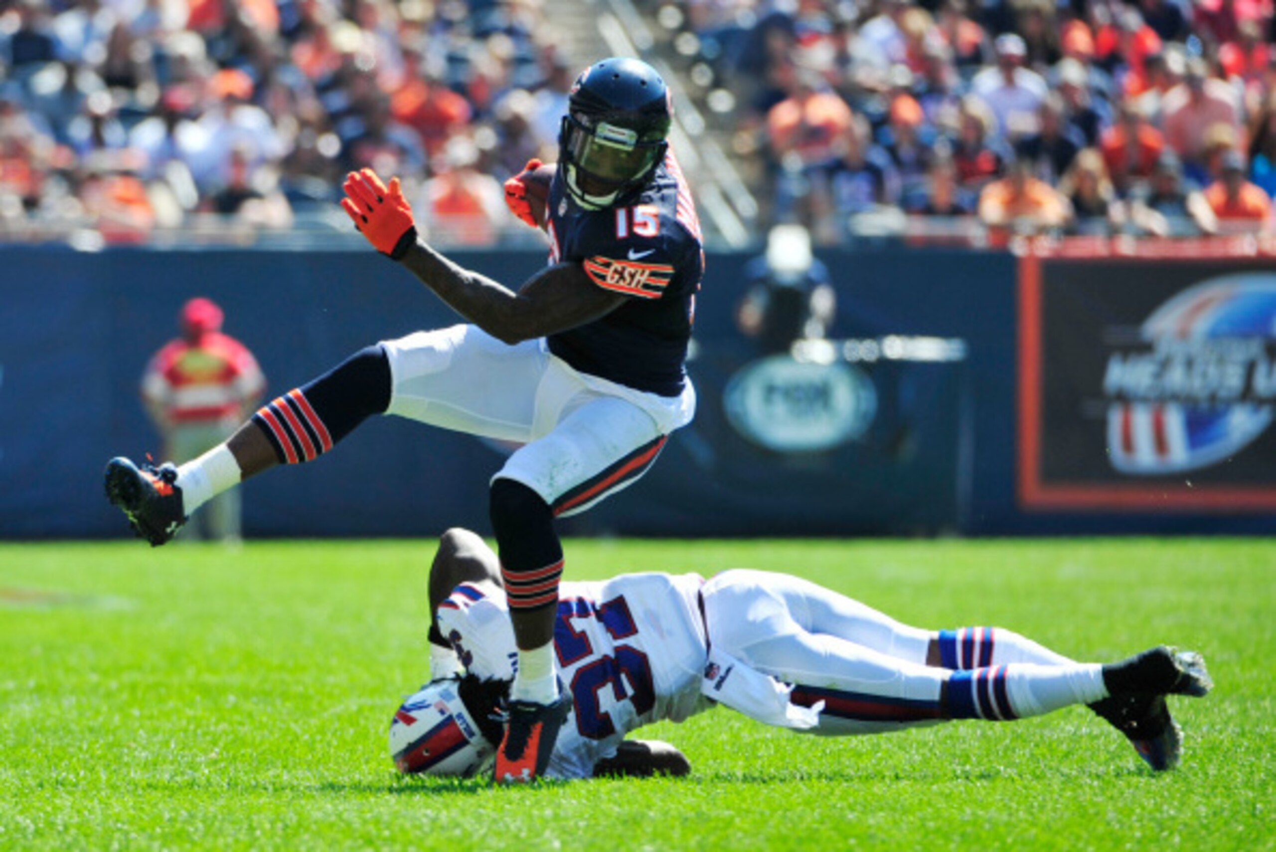 CHICAGO, IL - SEPTEMBER 07: Brandon Marshall #15 of the Chicago Bears plays against the Buffalo Bills on September 7, 2014 at Soldier Field in Chicago, Illinois.  (Photo by David Banks/Getty Images)