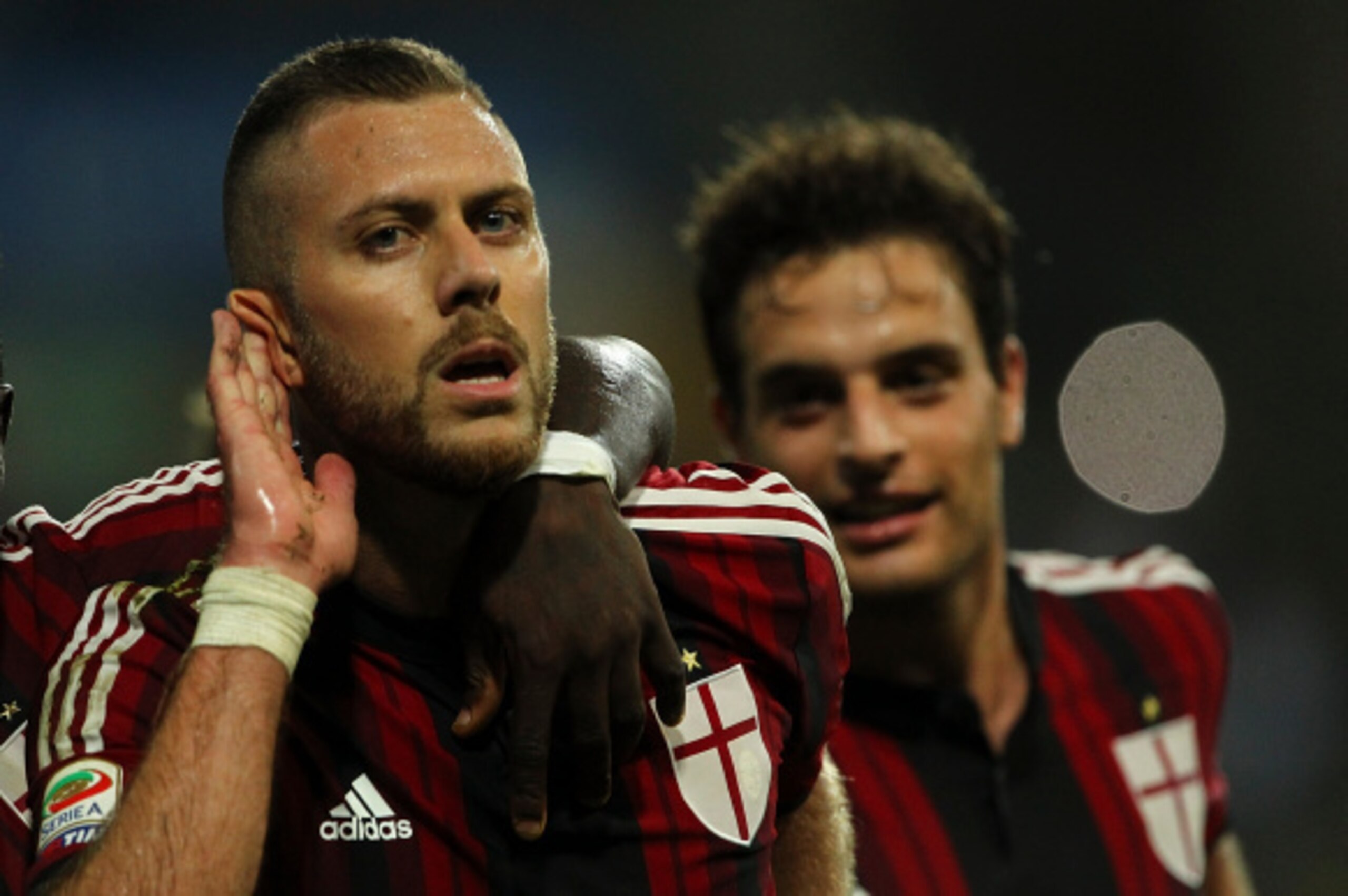 PARMA, ITALY - SEPTEMBER 14:  Jeremy Menez of AC Milan celebrates his goal during the Serie A match between Parma FC and AC Milan at Stadio Ennio Tardini on September 14, 2014 in Parma, Italy.  (Photo by Marco Luzzani/Getty Images)