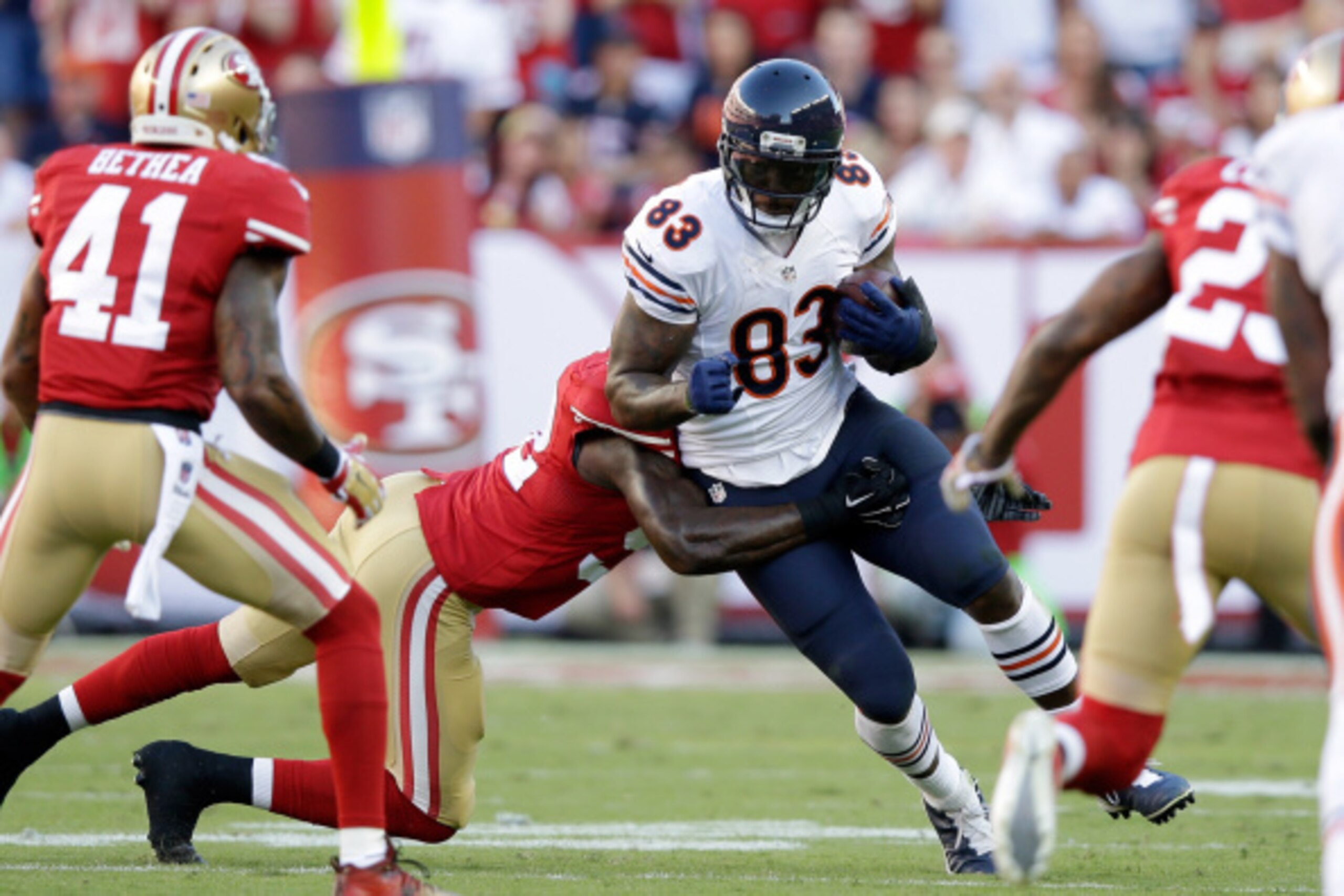 SANTA CLARA, CA - SEPTEMBER 14:  Tight end Martellus Bennett #83 of the Chicago Bears runs with the ball during the second quarter of their game against the San Francisco 49ers at Levi's Stadium on September 14, 2014 in Santa Clara, California.  (Photo by