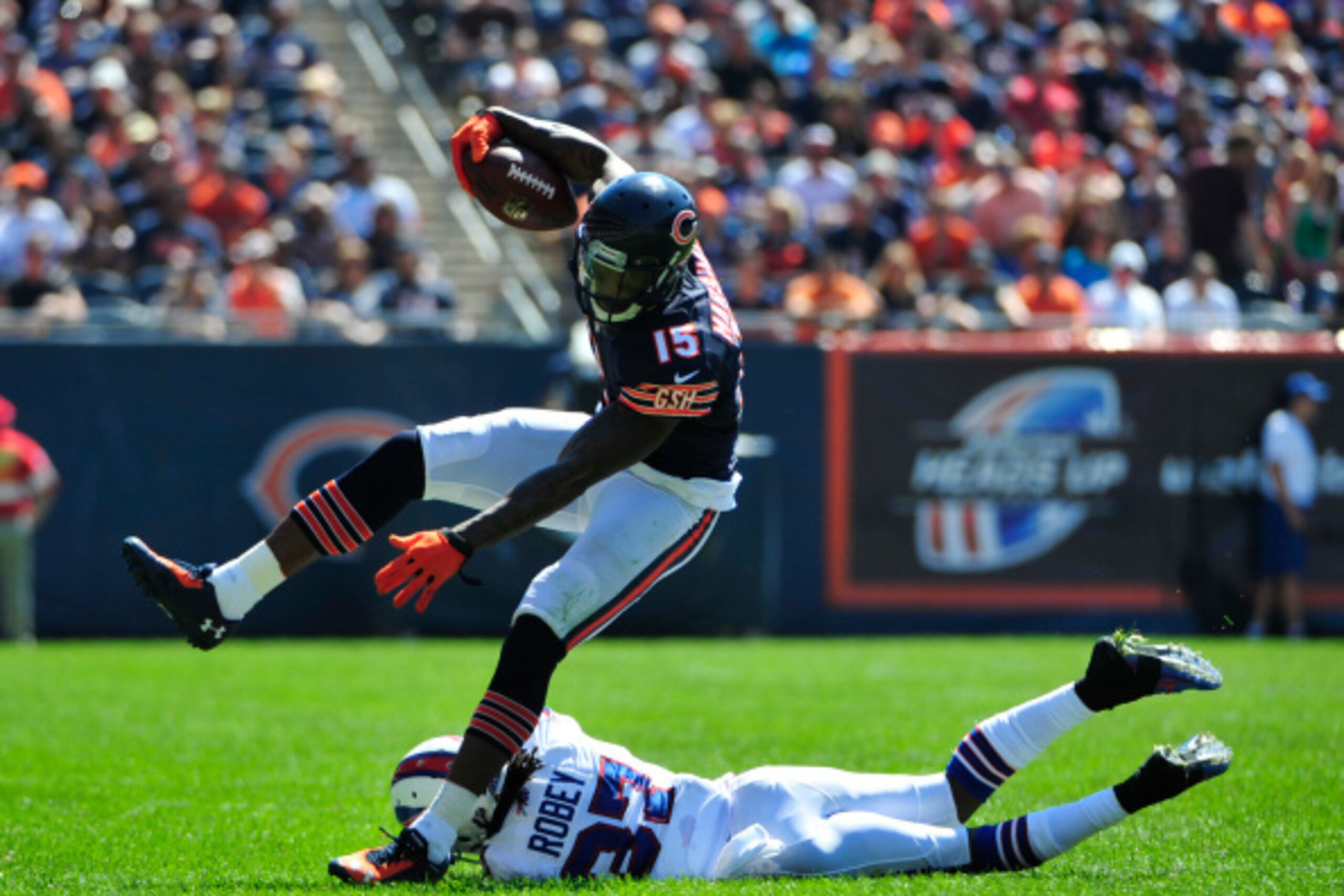 CHICAGO, IL - SEPTEMBER 07: Brandon Marshall #15 of the Chicago Bears plays against the Buffalo Bills on September 7, 2014 at Soldier Field in Chicago, Illinois.  (Photo by David Banks/Getty Images)