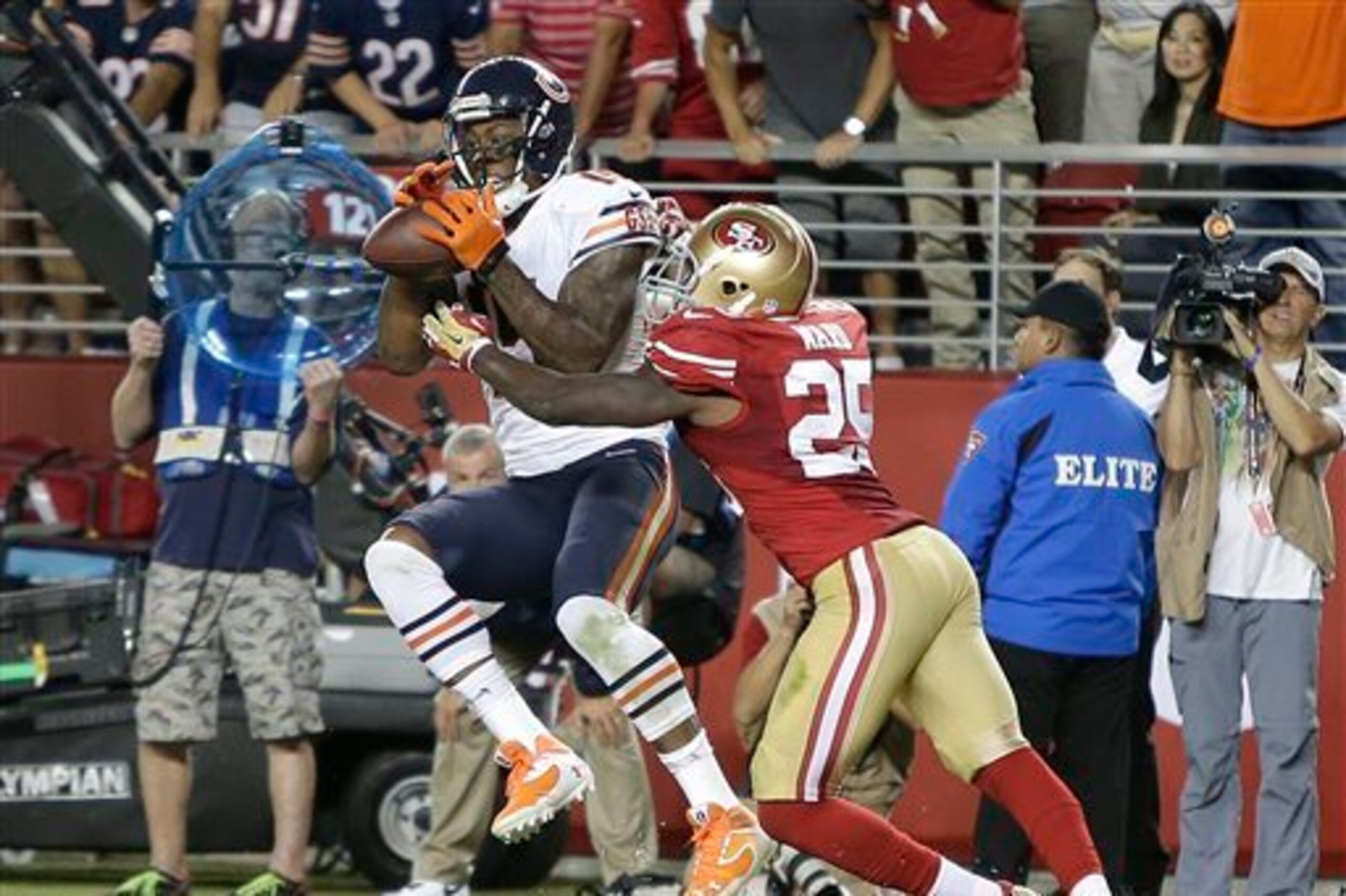 Using the 5'11" Jimmie Ward—a rookie—against the 6'4" Brandon Marshall was an obscene mismatch. Using the 5'11" Jimmie Ward—a rookie—against the 6'4" Brandon Marshall was an obscene mismatch.