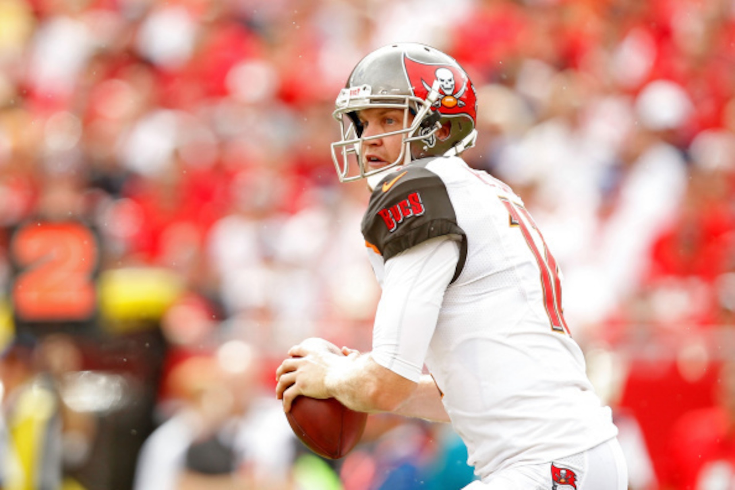 TAMPA, FL - SEPTEMBER 14: Josh McCown #12 of the Tampa Bay Buccaneers sets to throw during the first half of the game against the St. Louis Rams at Raymond James Stadium on September 14, 2014 in Tampa, Florida.  (Photo by Scott Iskowitz/Getty Images)