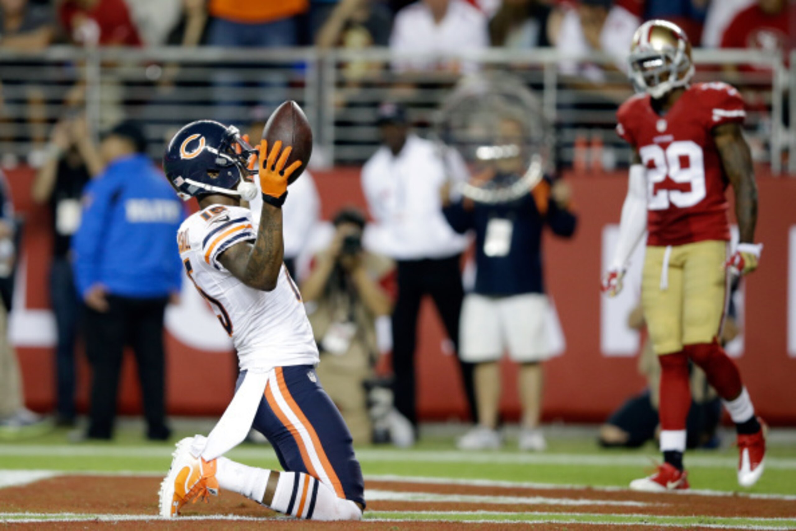 SANTA CLARA, CA - SEPTEMBER 14:  Wide receiver Brandon Marshall #15 of the Chicago Bears celebrates after a touchdown during the third quarter of their game against the San Francisco 49ers at Levi's Stadium on September 14, 2014 in Santa Clara, California