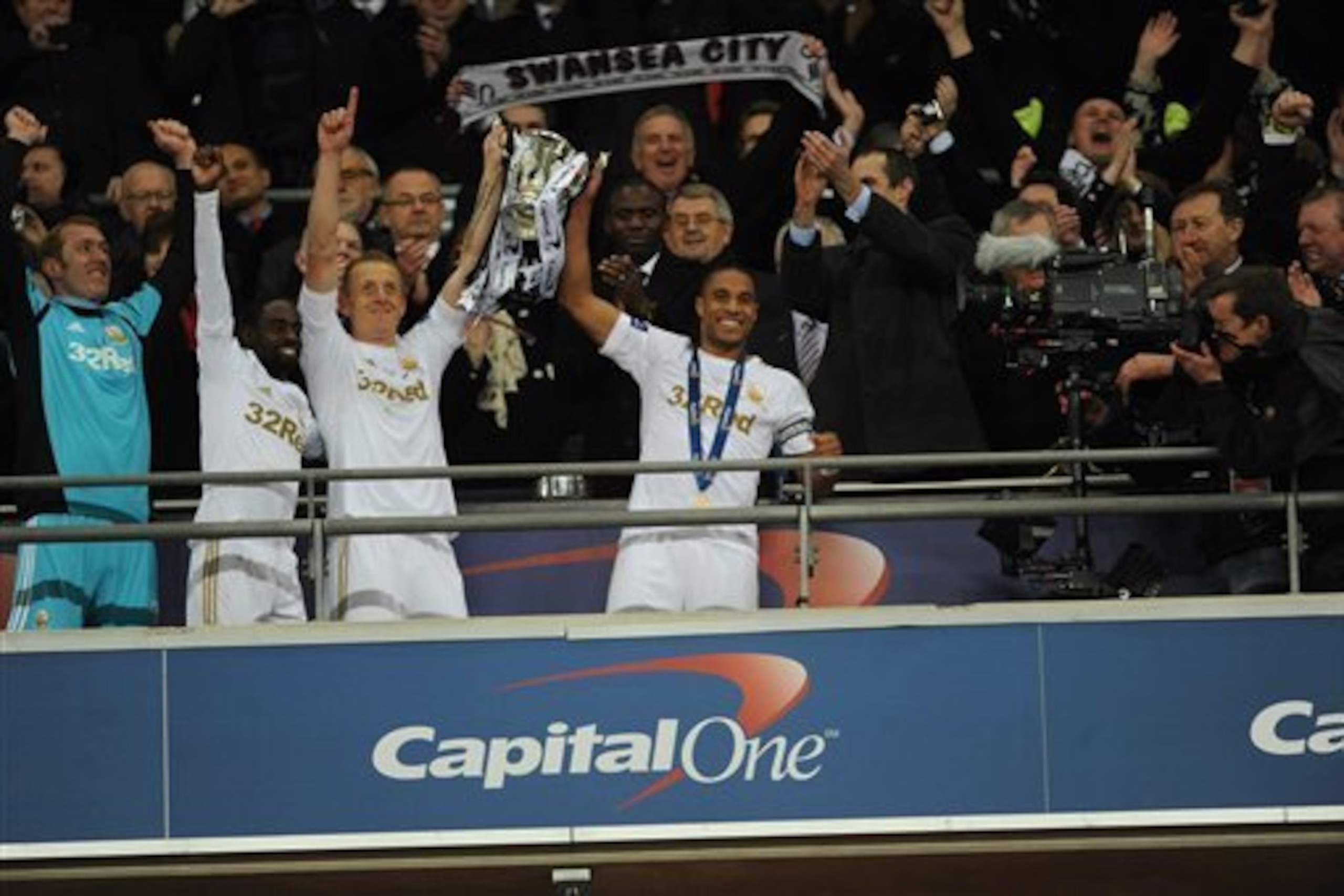 Garry Monk and Ashley Williams shared the captaincy over the former's last couple of years as a player, with Monk taking on a more symbolic form of leadership. Garry Monk and Ashley Williams shared the captaincy over the former's last couple of years as a player, with Monk taking on a more symbolic form of leadership.