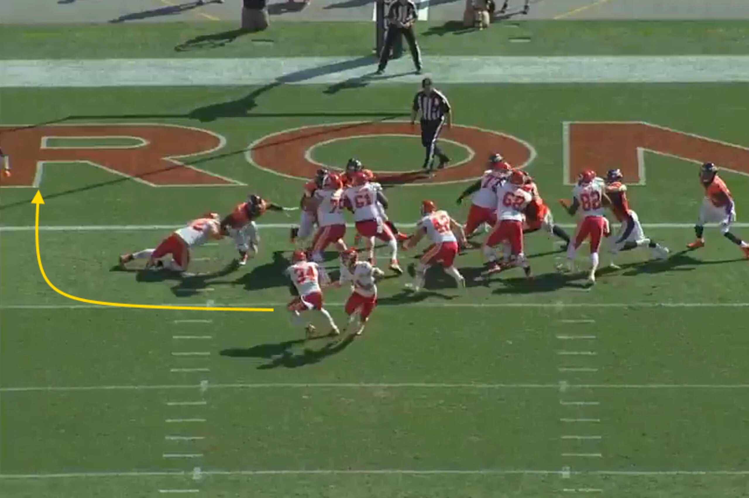 Knile Davis ran around DeMarcus Ware for the touchdown.