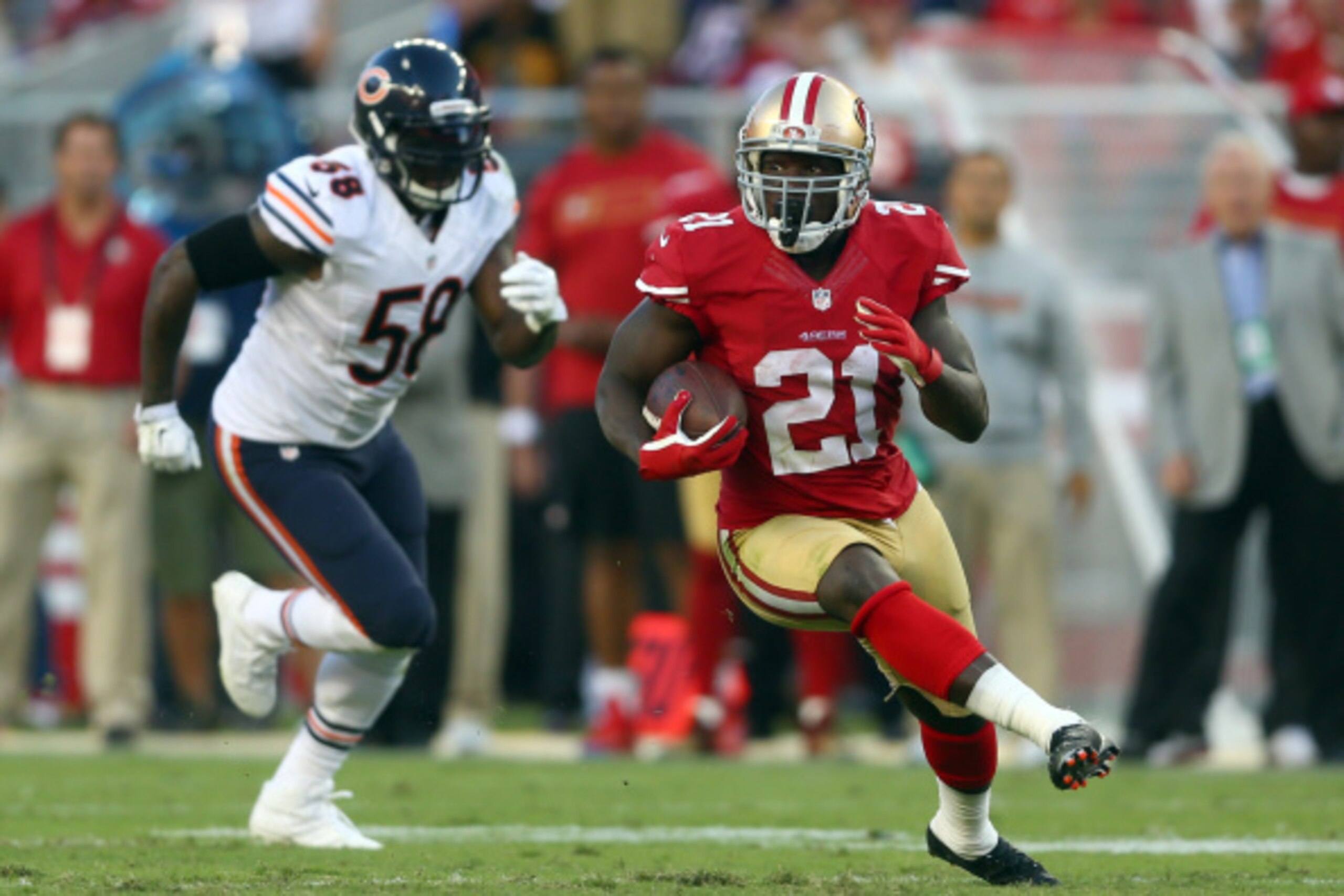 SANTA CLARA, CA - SEPTEMBER 14: Running back Frank Gore #21 of the San Francisco 49ers runs with the ball during the second quarter against the Chicago Bears at Levi's Stadium on September 14, 2014 in Santa Clara, California. (Photo by Jeff Gross/Getty Im