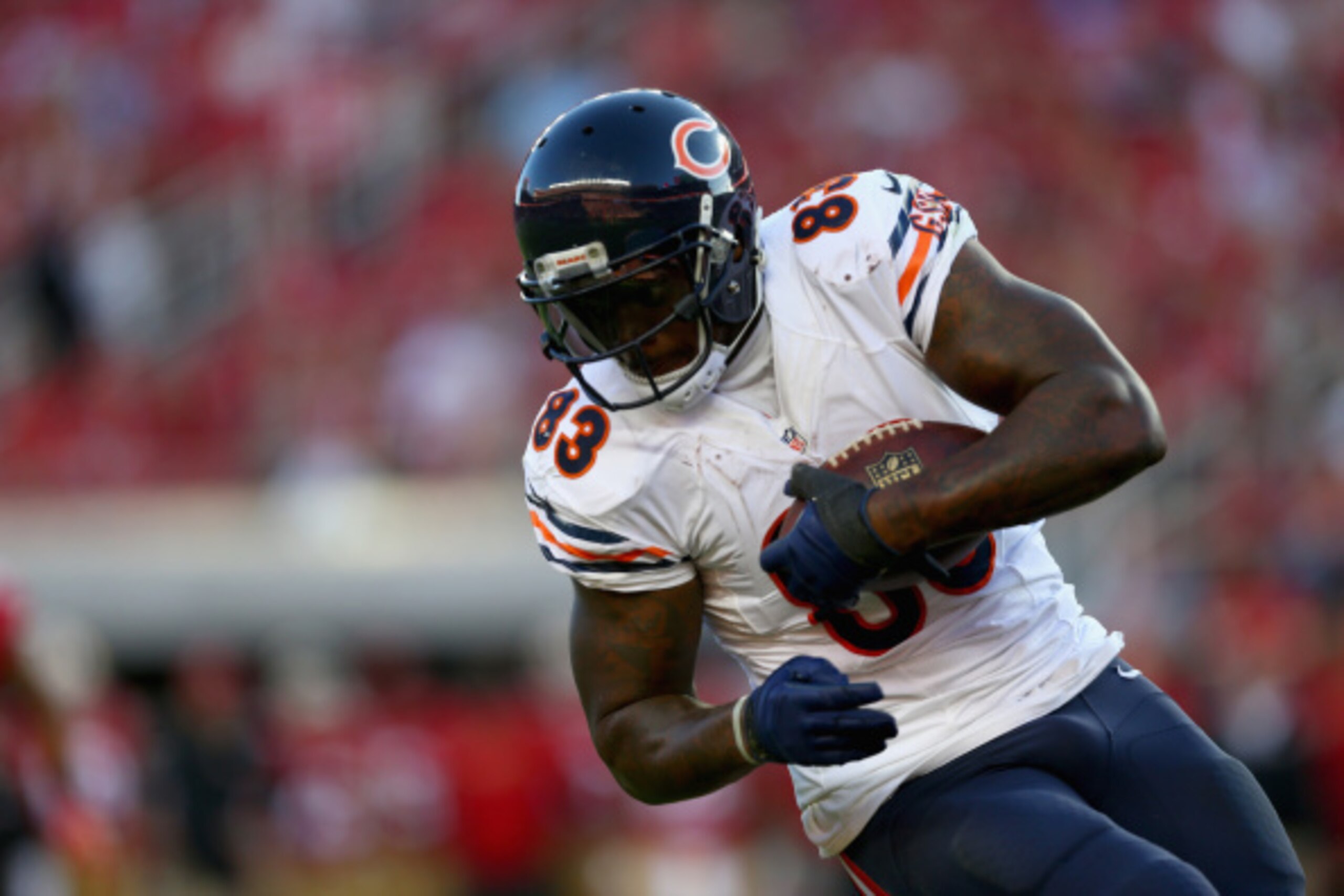 SANTA CLARA, CA - SEPTEMBER 14:  Tight end Martellus Bennett #83 of the Chicago Bears carries the ball against the San Francisco 49ers at Levi's Stadium on September 14, 2014 in Santa Clara, California.  (Photo by Jeff Gross/Getty Images)