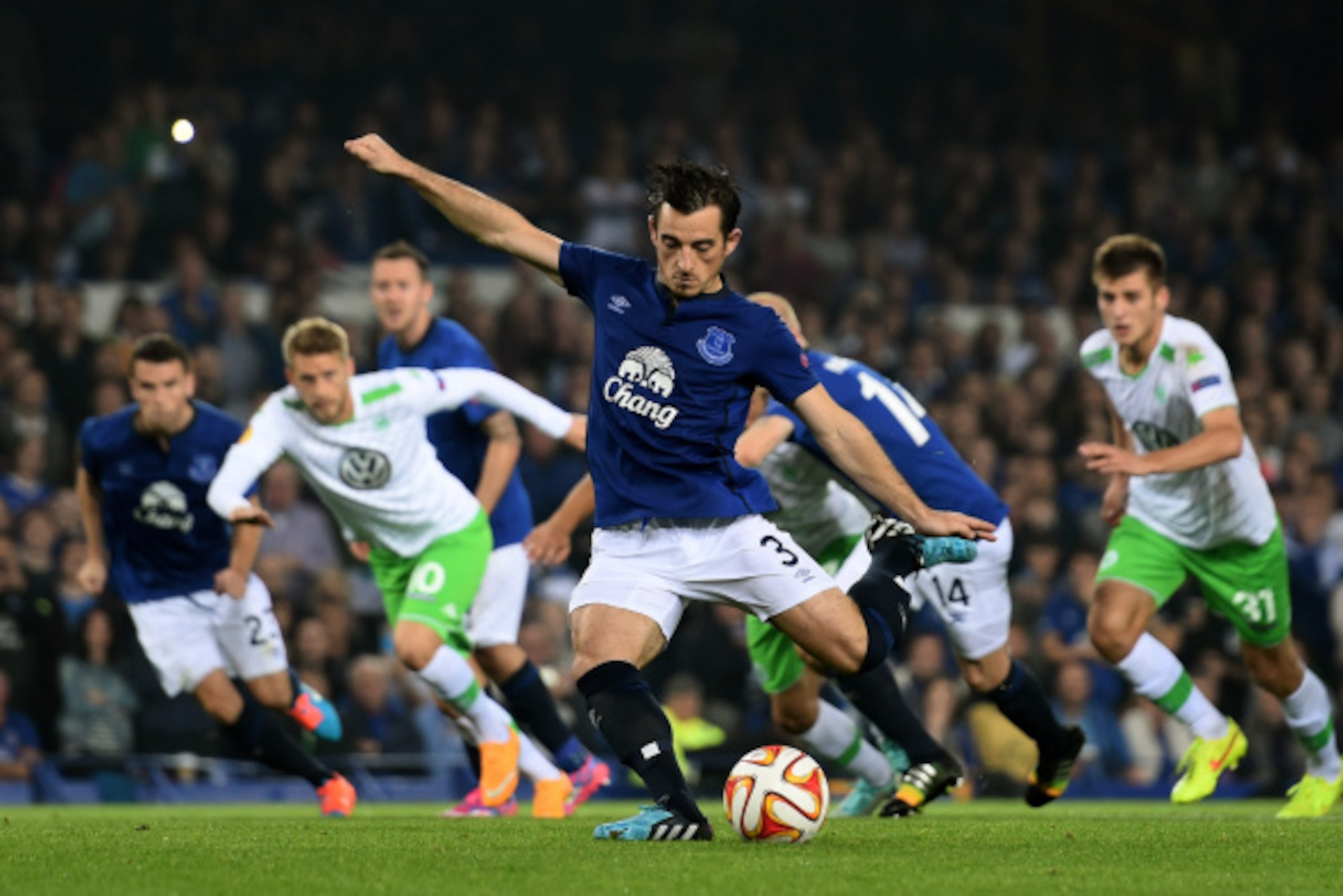 LIVERPOOL, ENGLAND - SEPTEMBER 18: Leighton Baines of Everton scores his team's third goal from the penalty spot during the UEFA Europa League Group H match between Everton and VFL Wolfsburg on September 18, 2014 in Liverpool, United Kingdom. (Photo by LIVERPOOL, ENGLAND - SEPTEMBER 18: Leighton Baines of Everton scores his team's third goal from the penalty spot during the UEFA Europa League Group H match between Everton and VFL Wolfsburg on September 18, 2014 in Liverpool, United Kingdom. (Photo by