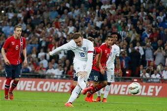 England in action against Norway at Wembley.