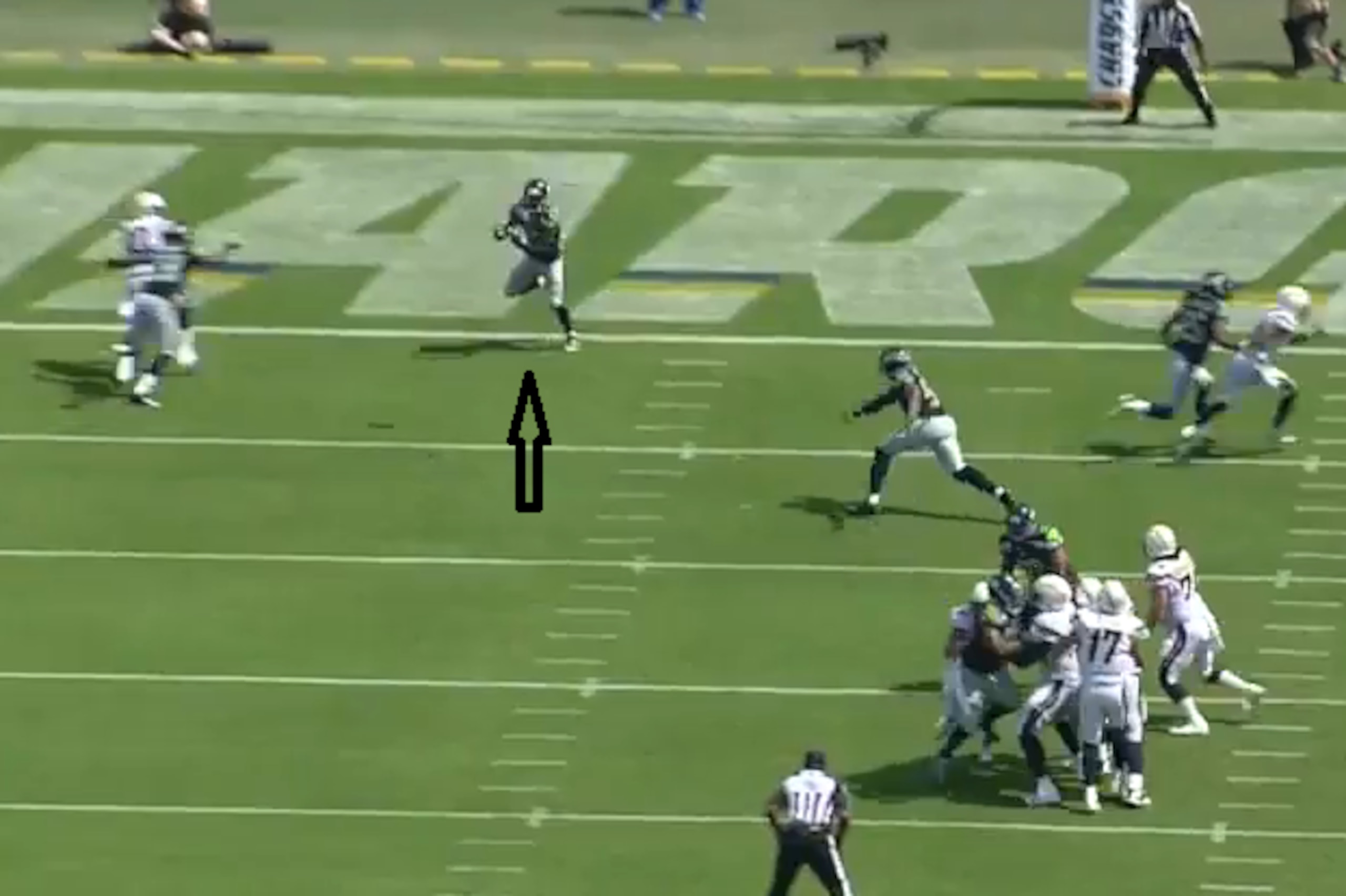 Earl Thomas breaking the route