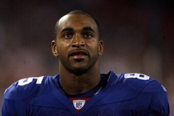 EAST RUTHERFORD, NJ - SEPTEMBER 30:  David Tyree #85 of the New York Giants looks on against the Philadelphia Eagles at Giants Stadium on September 30, 2007 in East Rutherford, New Jersey.  (Photo by Nick Laham/Getty Images)