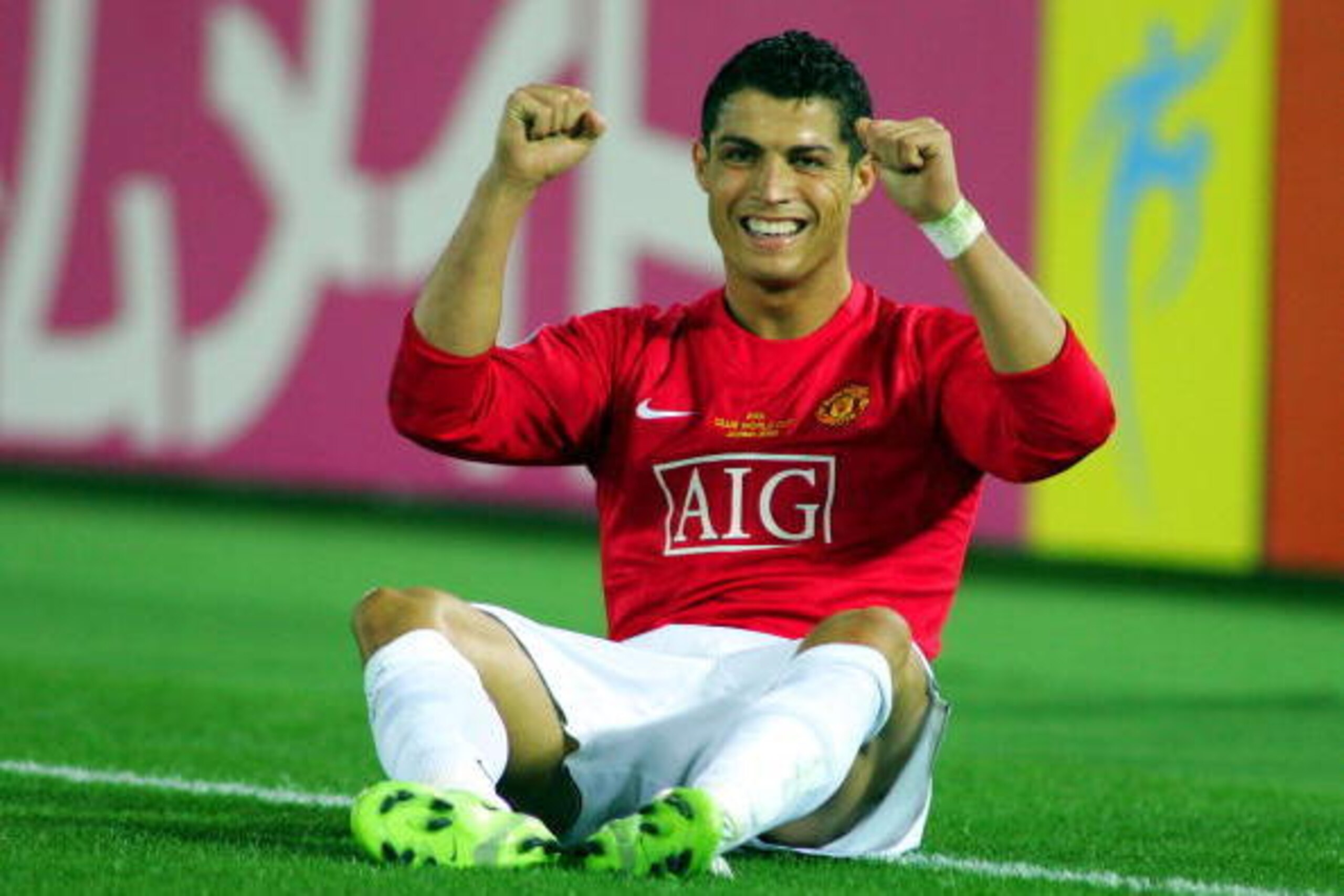 YOKOHAMA, JAPAN - DECEMBER 21: Cristiano Ronaldo of Manchester United celebrates at the final whistle during the FIFA Club World Cup Japan 2008 Final match between Manchester United and Liga De Quito at the International Stadium Yokohama on December 21, 2
