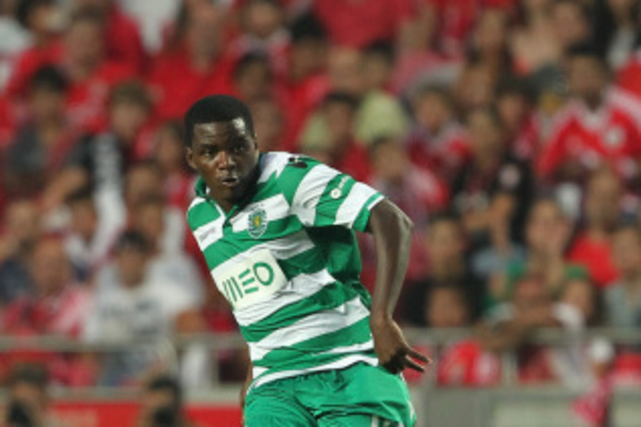 LISBON, PORTUGAL - AUGUST 31: Sporting's midfielder William Carvalho during the Primeira Liga match between SL Benfica and Sporting CP at Estadio da Luz on August 31, 2014 in Lisbon, Portugal. (Photo by Carlos Rodrigues/Getty Images).