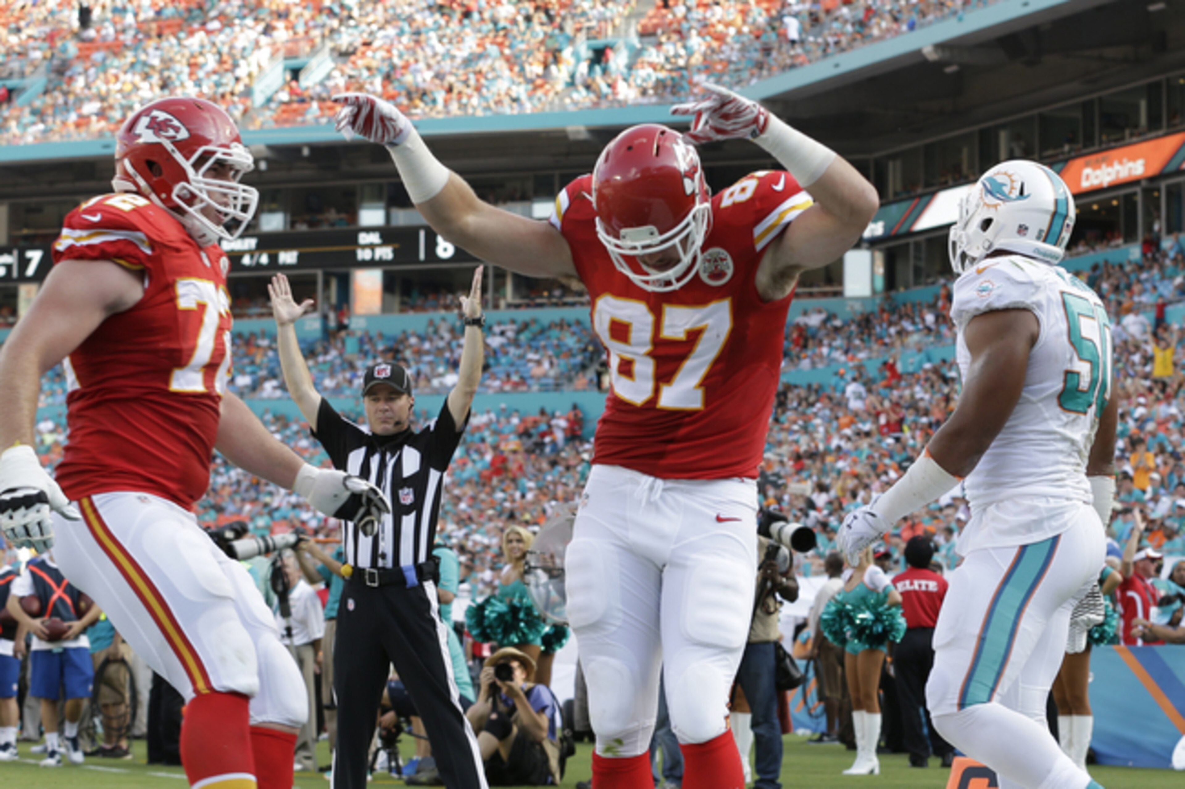 Kelce easily scored a touchdown when covered by Dolphins end Olivier Vernon.