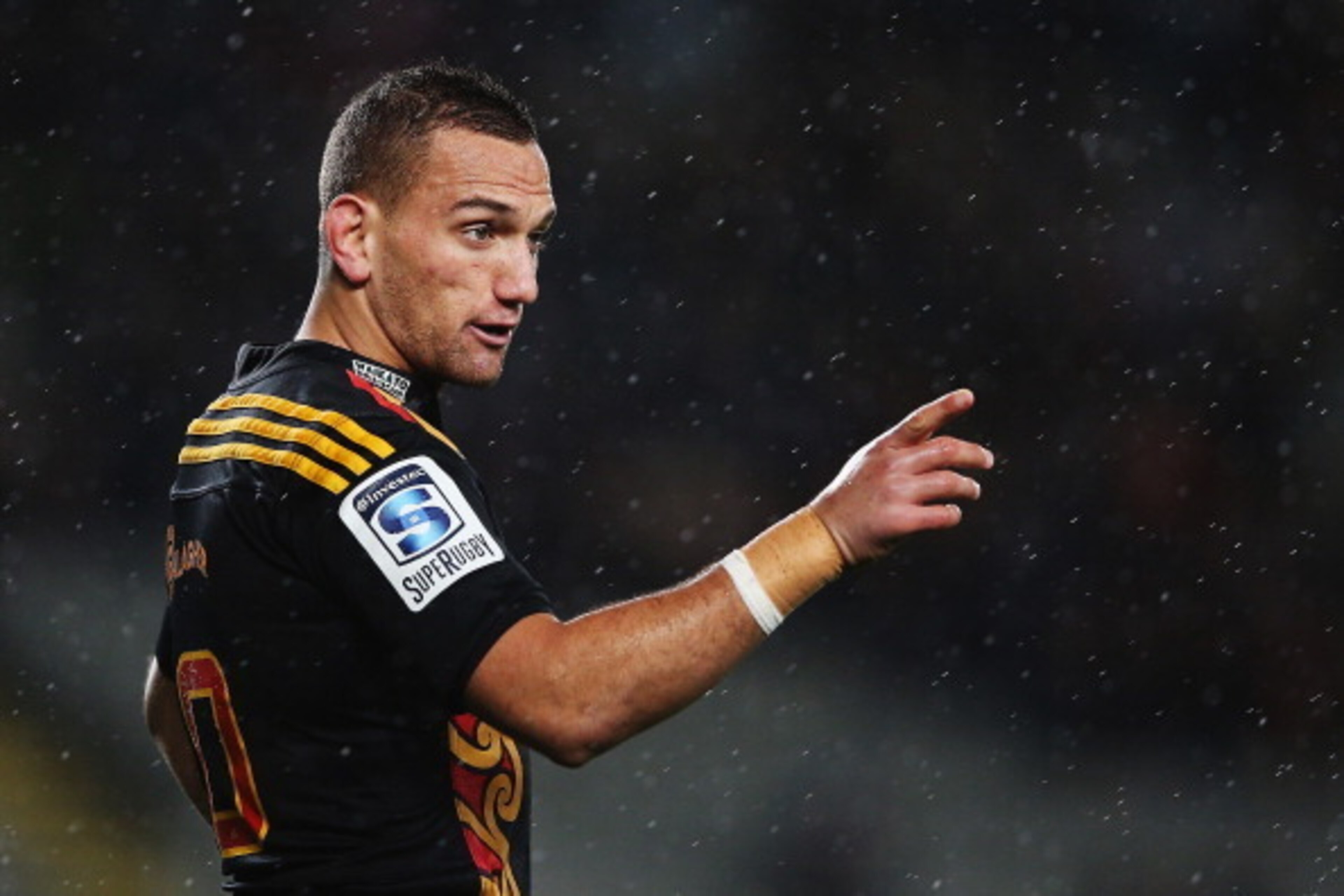 AUCKLAND, NEW ZEALAND - JULY 11: Aaron Cruden of the Chiefs gives instructions during the round 19 Super Rugby match between the Blues and the Chiefs at Eden Park on July 11, 2014 in Auckland, New Zealand.  (Photo by Hannah Peters/Getty Images)