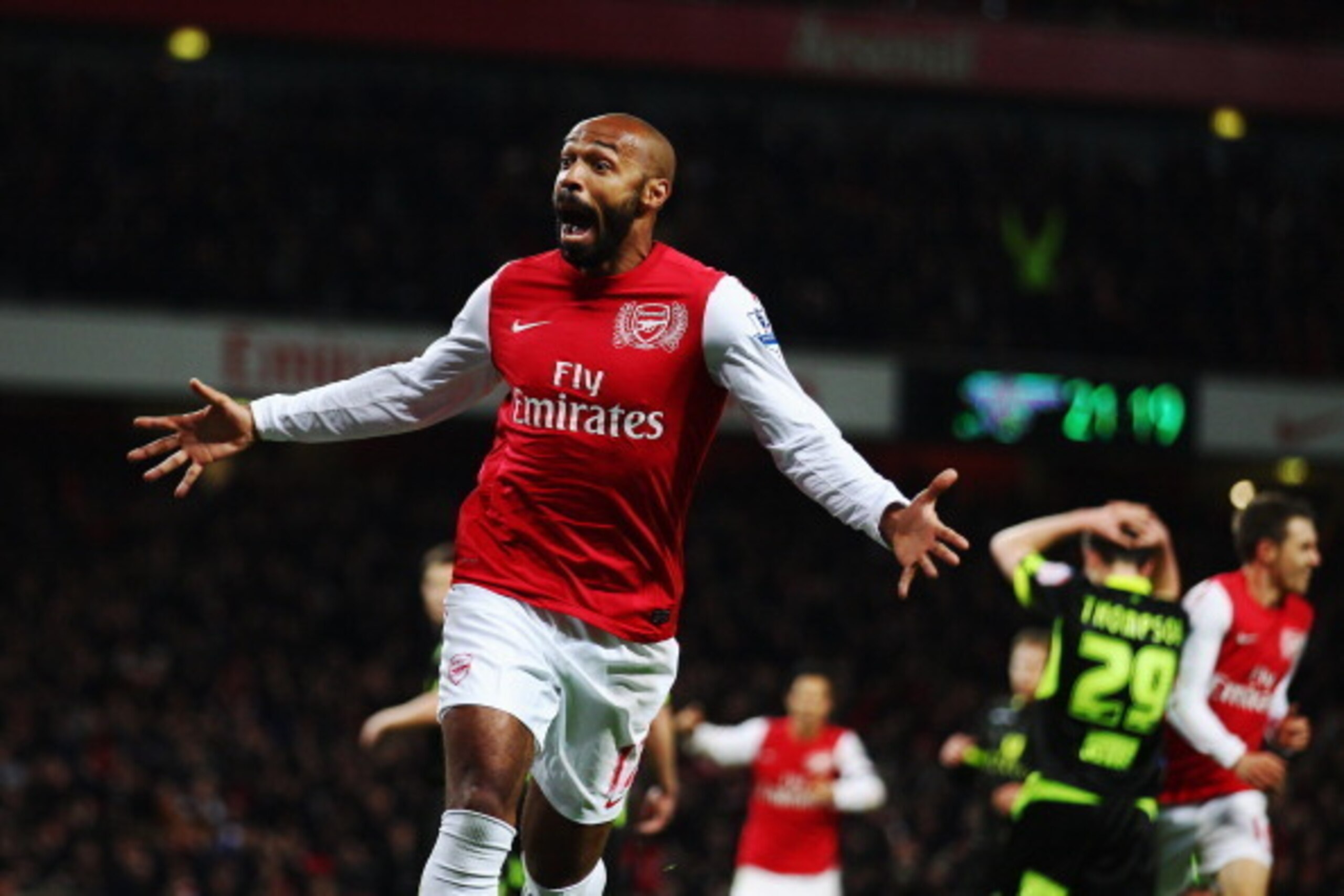 LONDON, ENGLAND - JANUARY 09:  Thierry Henry of Arsenal celebrates scoring during the FA Cup Third Round match between Arsenal and Leeds United at the Emirates Stadium on January 9, 2012 in London, England.  (Photo by Clive Mason/Getty Images)