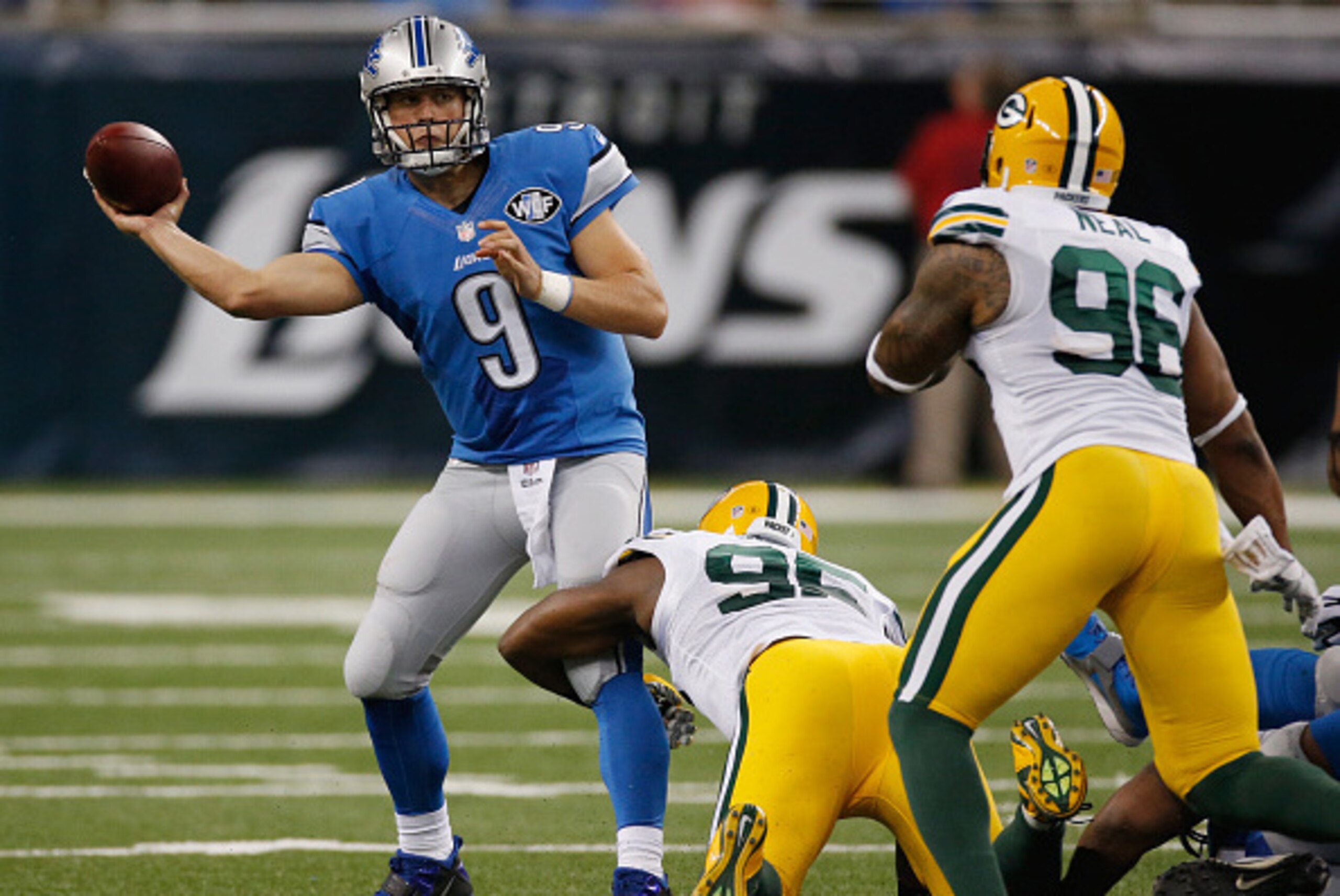 DETROIT, MI - SEPTEMBER 21: Matthew Stafford #9 of the Detroit Lions throws a second quarter pass against the Green Bay Packers at Ford Field on September 21, 2014 in Detroit, Michigan. (Photo by Gregory Shamus/Getty Images) DETROIT, MI - SEPTEMBER 21: Matthew Stafford #9 of the Detroit Lions throws a second quarter pass against the Green Bay Packers at Ford Field on September 21, 2014 in Detroit, Michigan. (Photo by Gregory Shamus/Getty Images)