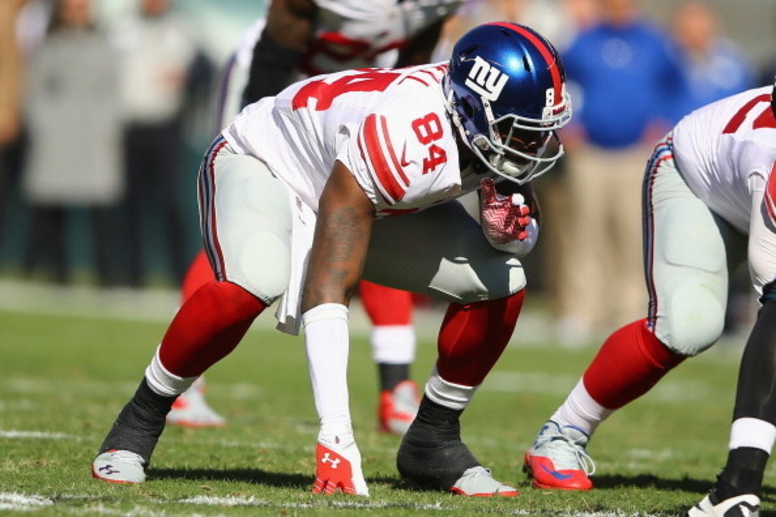 PHILADELPHIA, PA - OCTOBER 27:   Larry Donnell #84 of the New York Giants in action against the Philadelphia Eagles during their game at Lincoln Financial Field on October 27, 2013 in Philadelphia, Pennsylvania.  (Photo by Al Bello/Getty Images)