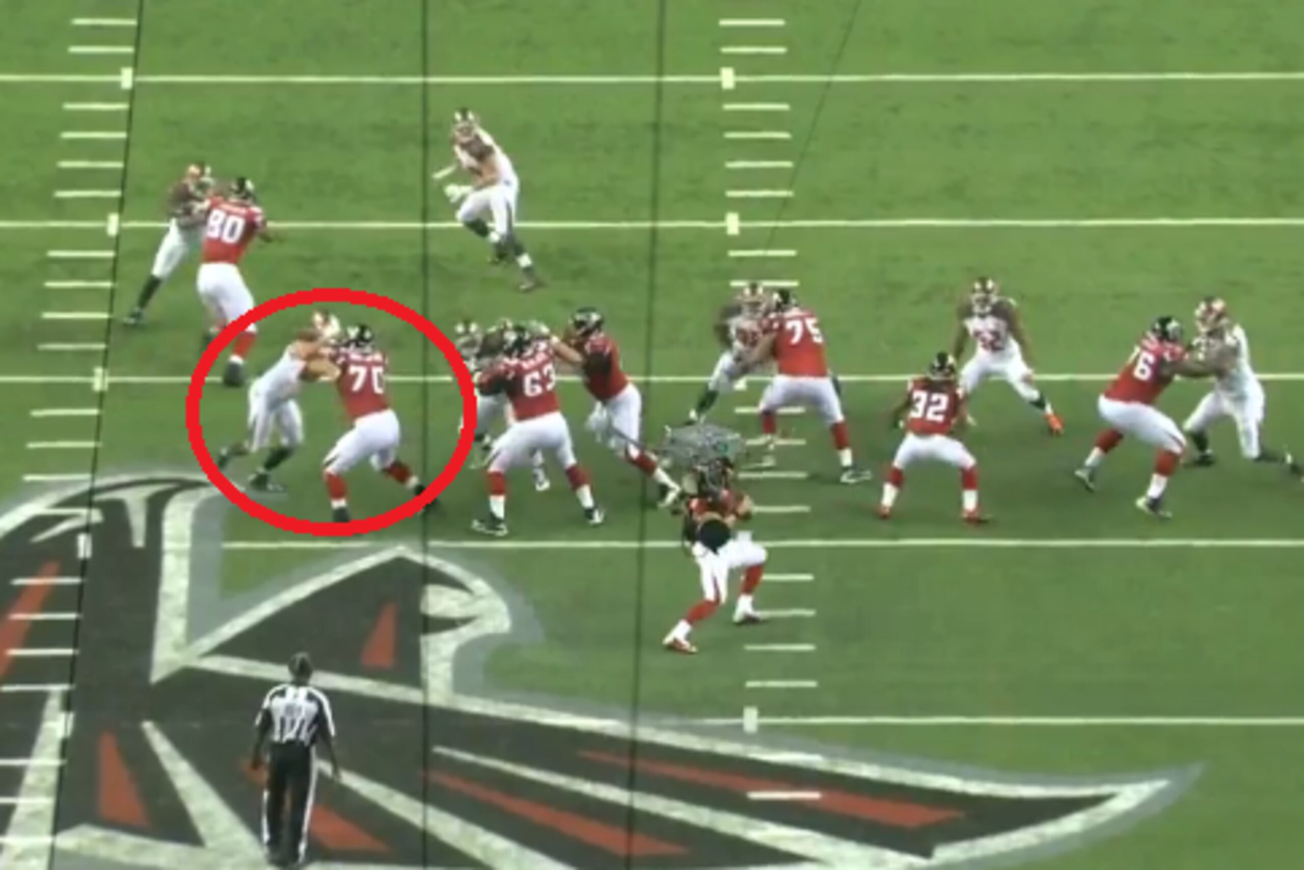Matthews blocks during third offensive touchdown