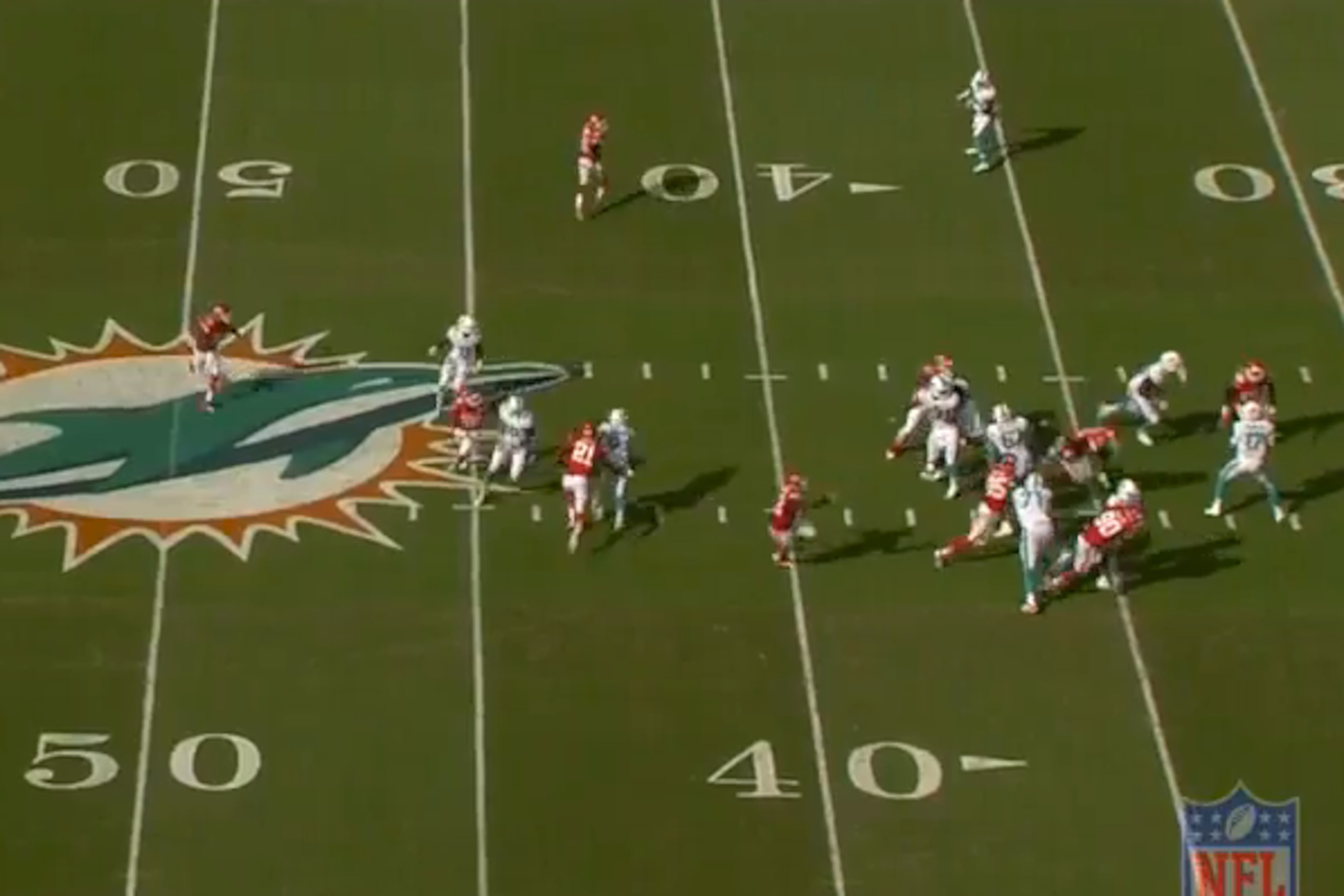 As Tannehill hits the top of his drop, three receivers are within two yards of each other