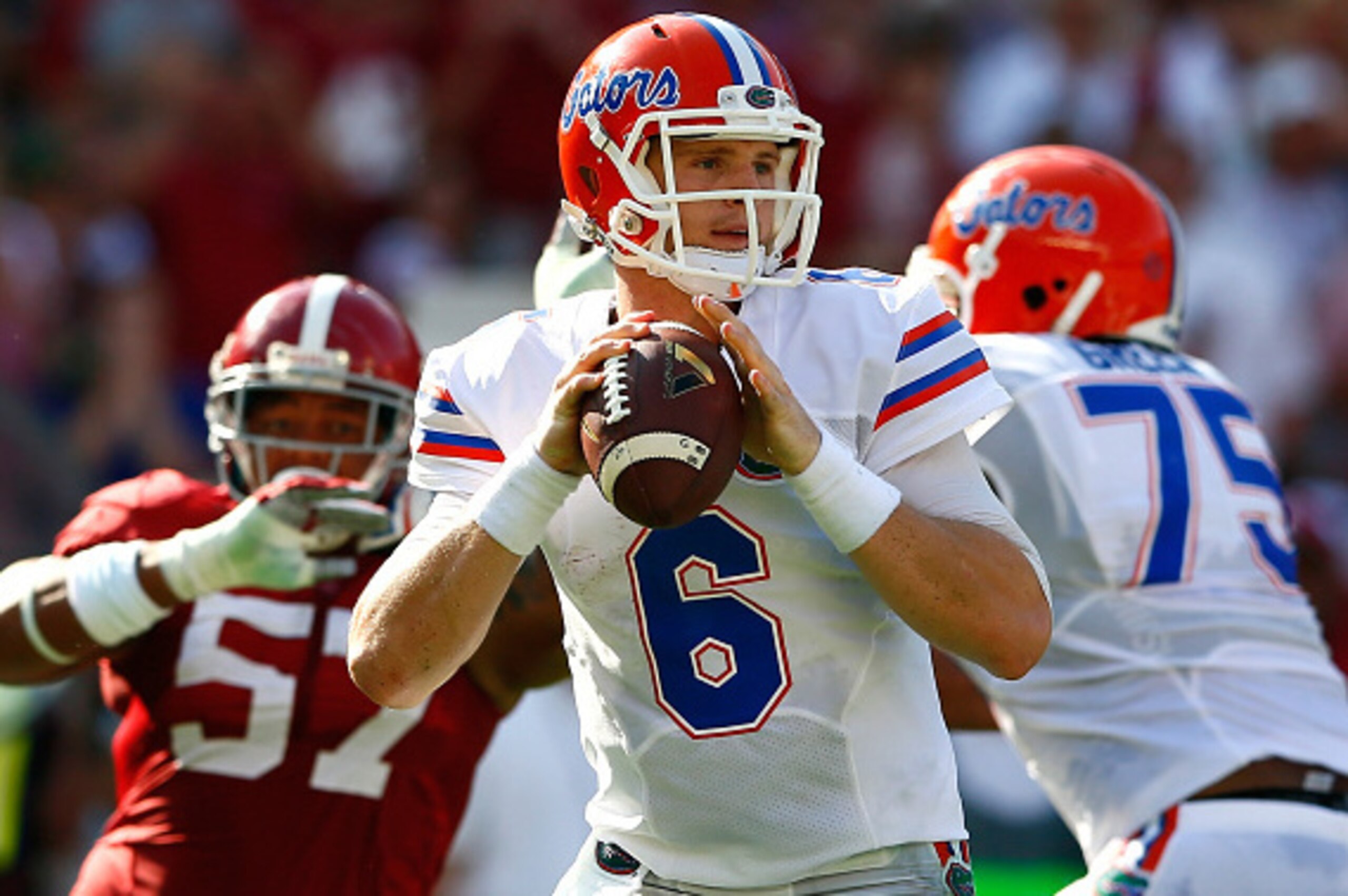 TUSCALOOSA, AL - SEPTEMBER 20:  Jeff Driskel #6 of the Florida Gators looks to pass against the Alabama Crimson Tide at Bryant-Denny Stadium on September 20, 2014 in Tuscaloosa, Alabama.  (Photo by Kevin C. Cox/Getty Images)