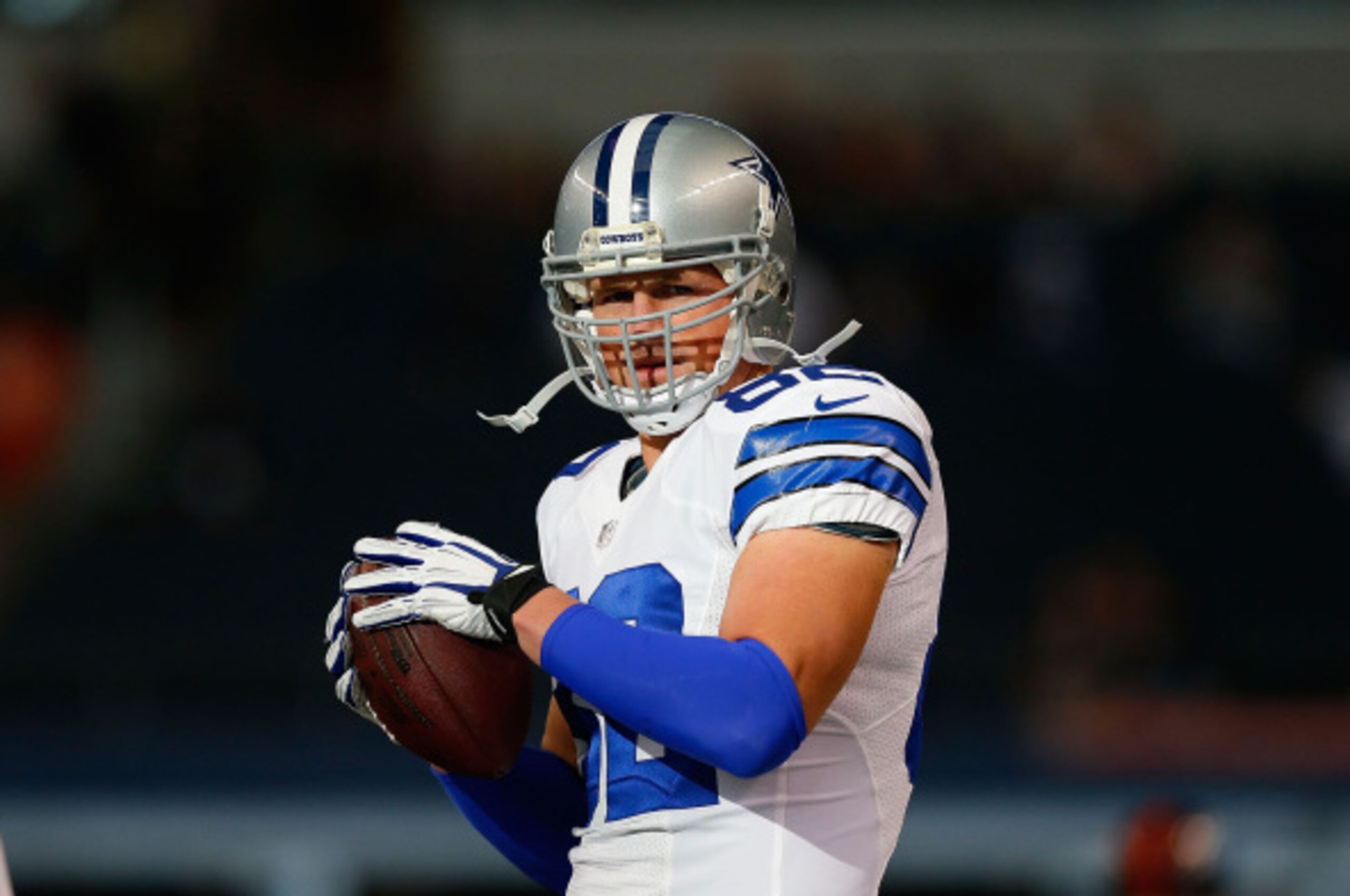ARLINGTON, TX - AUGUST 28:  Jason Witten #82 of the Dallas Cowboys warms up before the start of the gameagainst the Denver Broncos at AT&T Stadium on August 28, 2014 in Arlington, Texas.  (Photo by Tom Pennington/Getty Images)