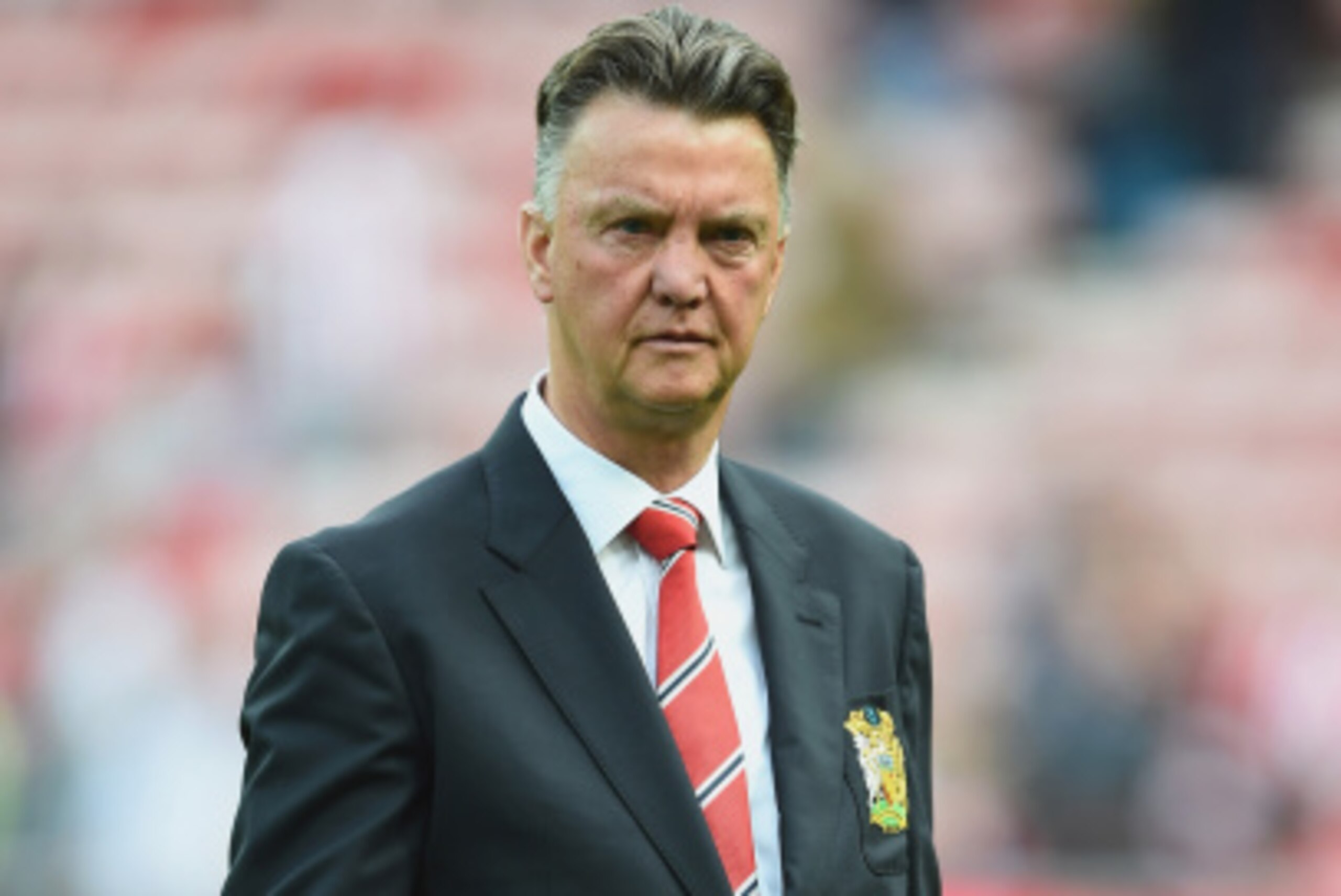 SUNDERLAND, ENGLAND - AUGUST 24:  Manchester United Manager Louis van Gaal looks on during the Barclays Premier League match between Sunderland and Manchester United at the Stadium of Light on August 24, 2014 in Sunderland, England.  (Photo by Laurence Gr