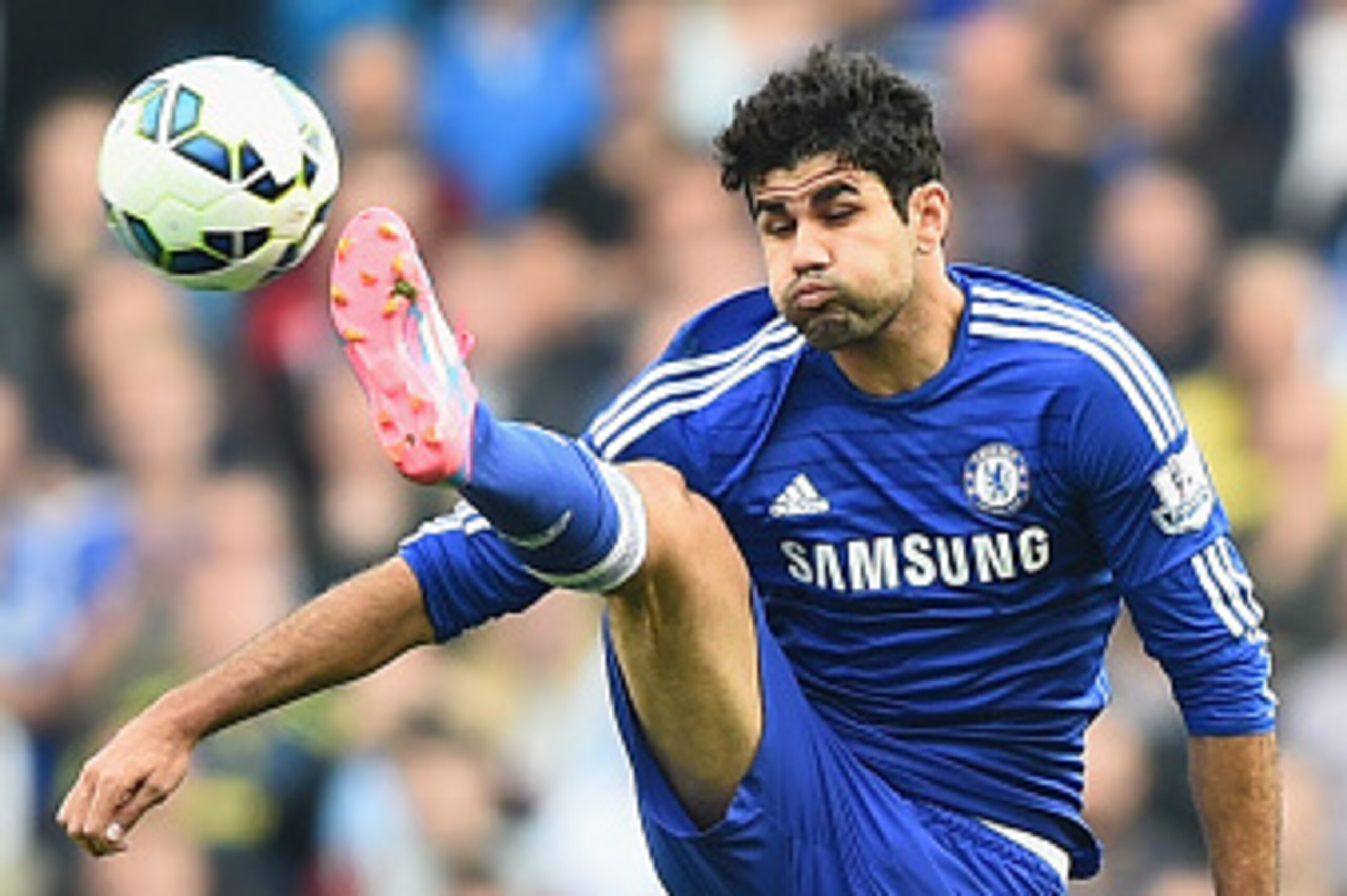 MANCHESTER, ENGLAND - SEPTEMBER 21: Diego Costa of Chelsea in action during the Barclays Premier League match between Manchester City and Chelsea at Etihad Stadium on September 21, 2014 in Manchester, England.  (Photo by Laurence Griffiths/Getty Images)