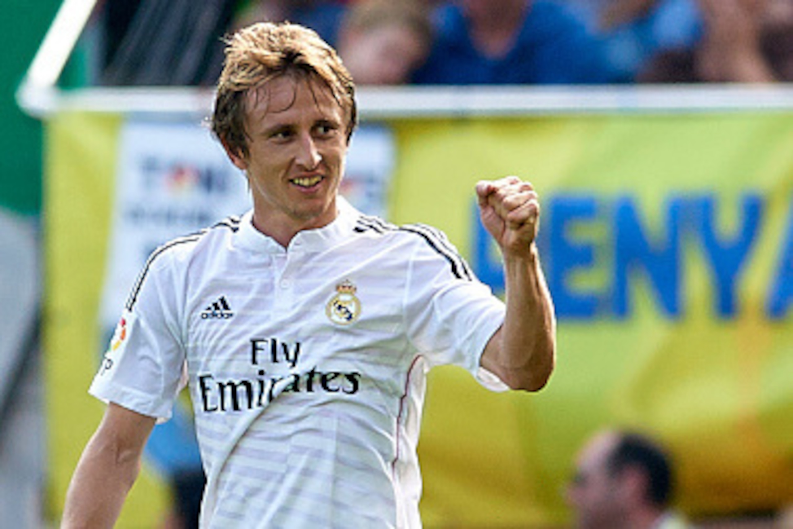 VILLARREAL, SPAIN - SEPTEMBER 27:  Luka Modric of Real Madrid celebrates after scoring during the La Liga match between Villarreal CF and Real Madrid at El Madrigal on September 27, 2014 in Villarreal, Spain.  (Photo by Manuel Queimadelos Alonso/Getty Ima