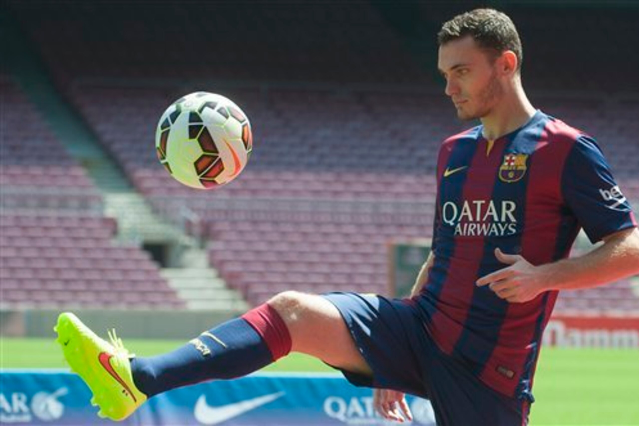 Thomas Vermaelen is fit and raring to go for Barcelona, marginalising Gerard Pique further.
