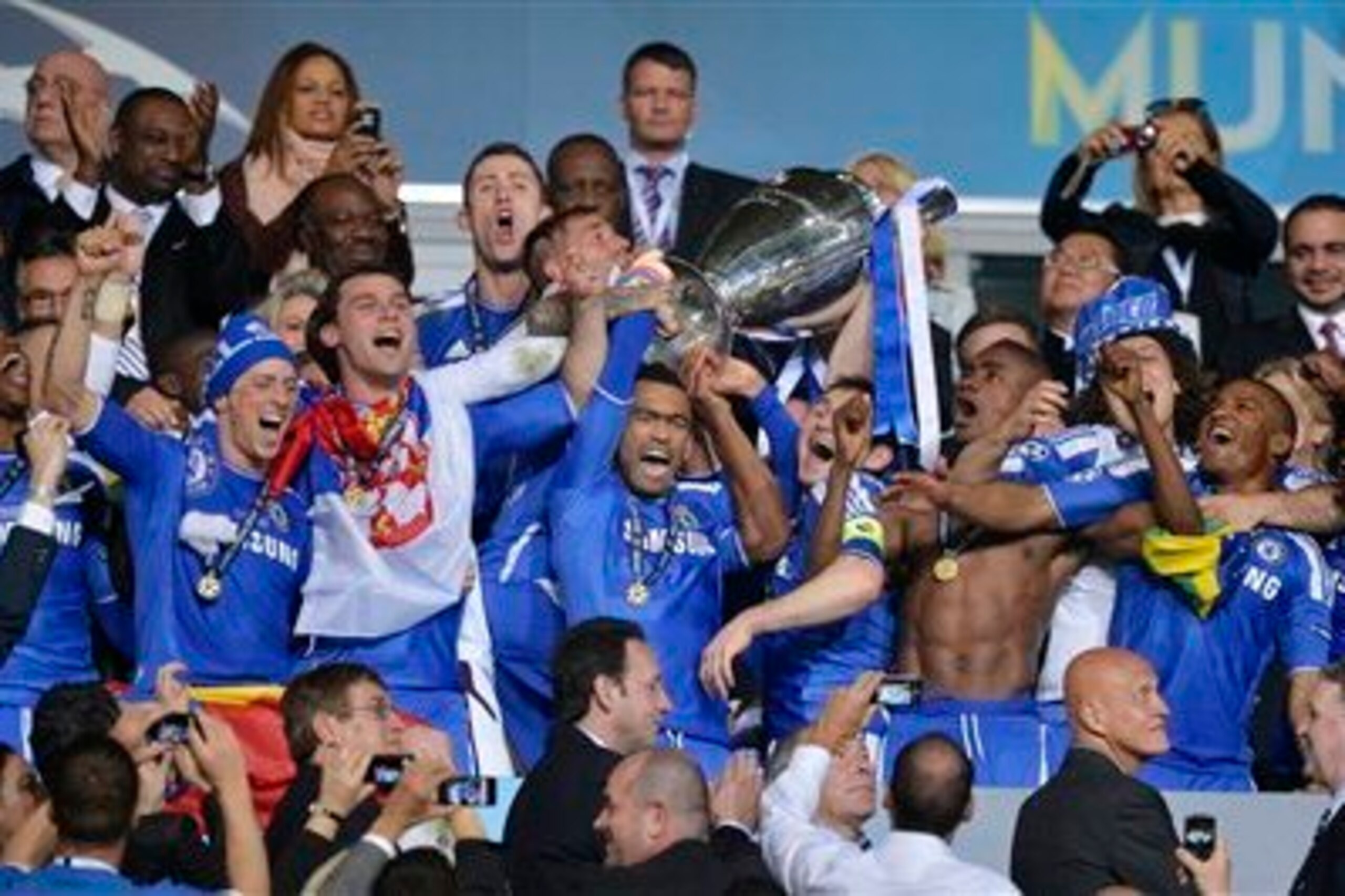 Chelsea celebrate winning the 2011/12 Champions League title
