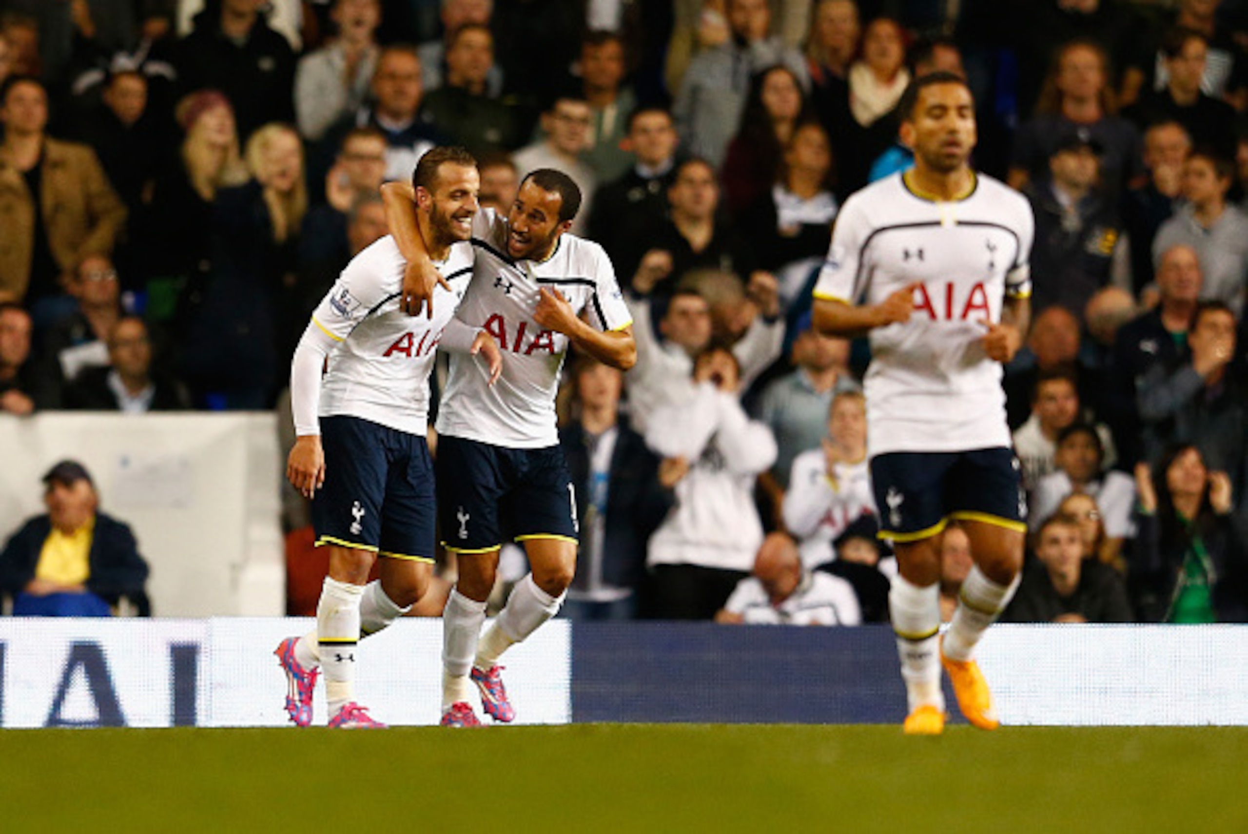 LONDON, ENGLAND - SEPTEMBER 24:  Roberto Soldado of Tottenham Hotspur is congratulated by Andros Townsend of Tottenham Hotspur after he made it 2-1 during the Capital One Cup third round match between Tottenham Hotspur and Nottingham Forest at White Hart 