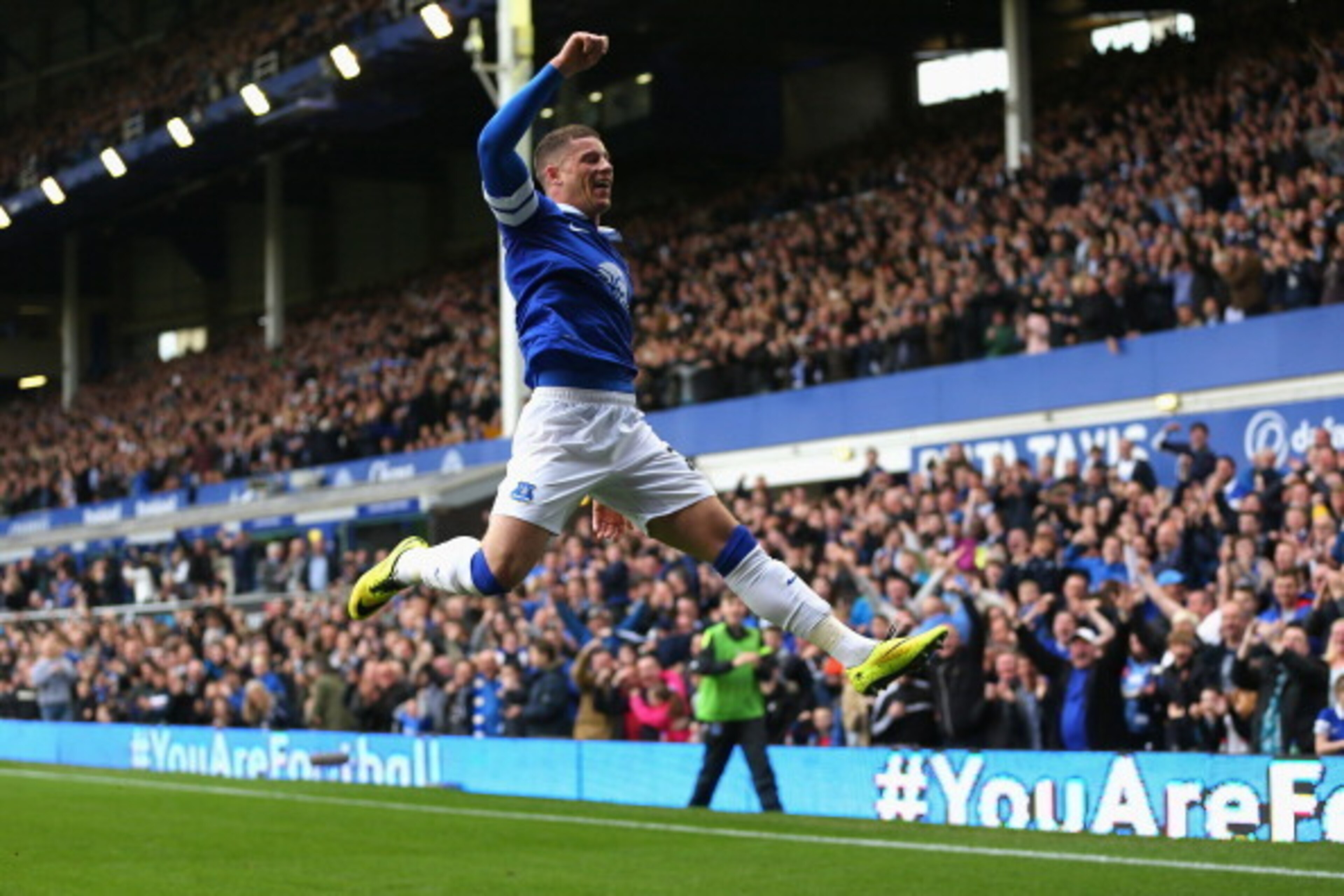 LIVERPOOL, ENGLAND - MAY 03:  Ross Barkley of Everton celebrates scoring the opening goal during the Barclays Premier League match between Everton and Manchester City at Goodison Park on May 3, 2014 in Liverpool, England.  (Photo by Clive Brunskill/Getty 