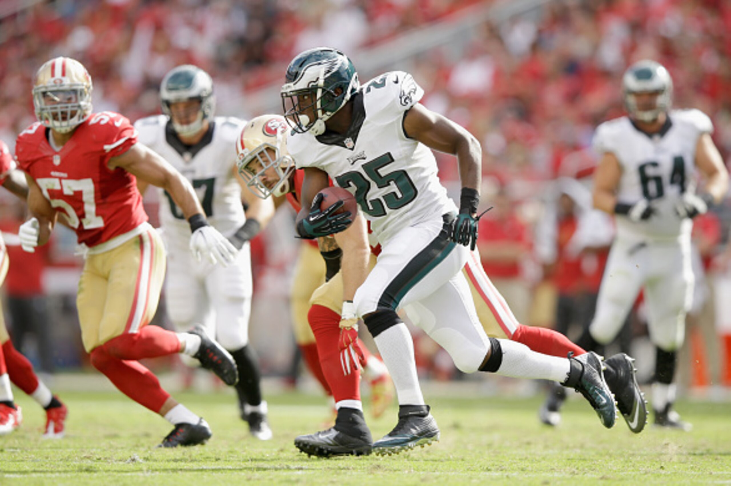SANTA CLARA, CA - SEPTEMBER 28:  LeSean McCoy #25 of the Philadelphia Eagles runs with the ball against the San Francisco 49ers at Levi's Stadium on September 28, 2014 in Santa Clara, California.  (Photo by Ezra Shaw/Getty Images)