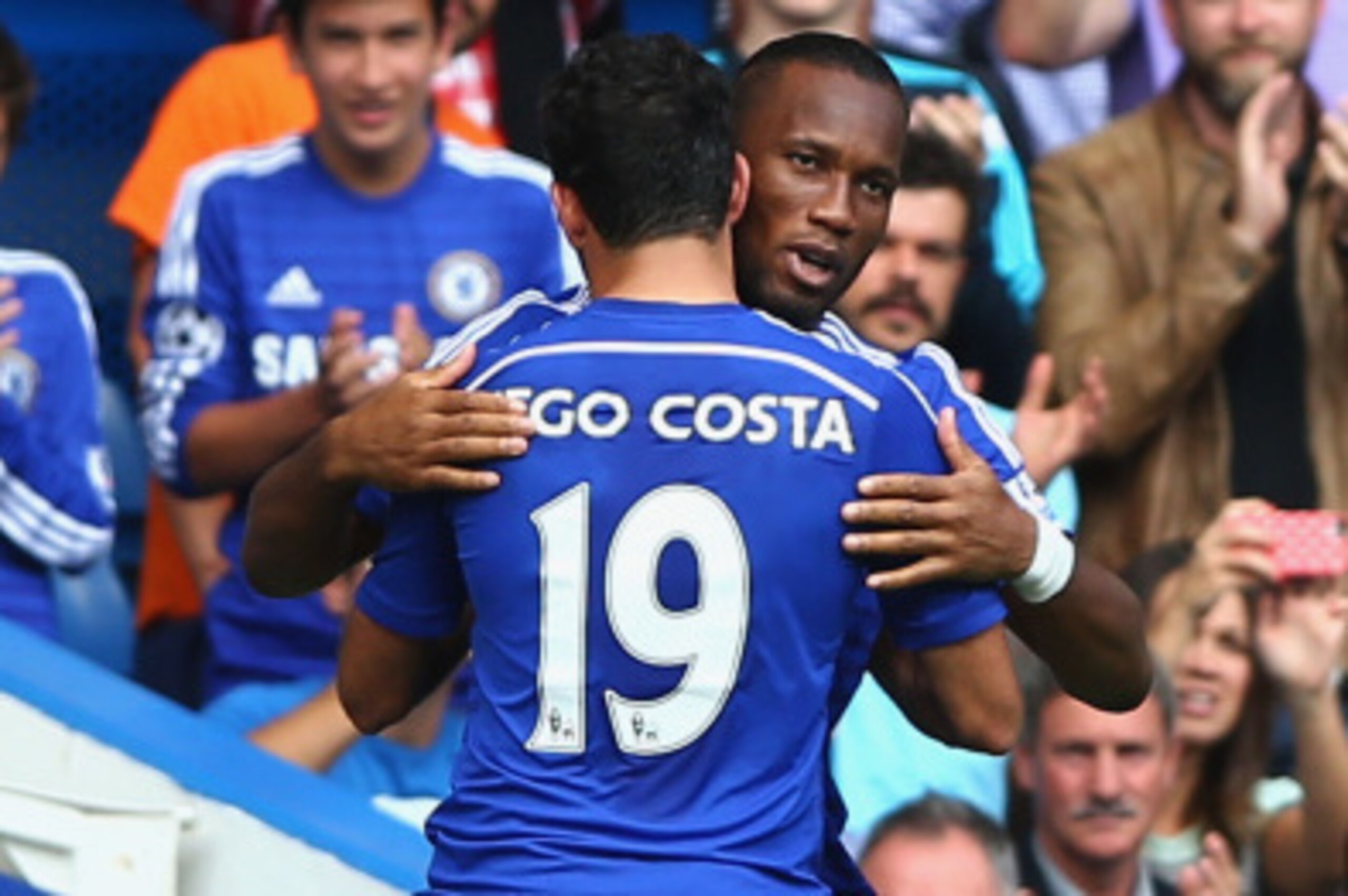 LONDON, ENGLAND - AUGUST 23: Didier Drogba of Chelsea comes on as a substitute for Diego Costa during the Barclays Premier League match between Chelsea and Leicester City at Stamford Bridge on August 23, 2014 in London, England.  (Photo by Paul Gilham/Get